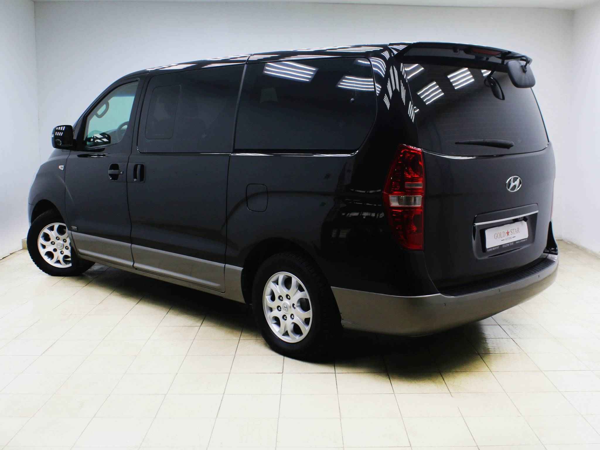 Hyundai Grand Starex, I