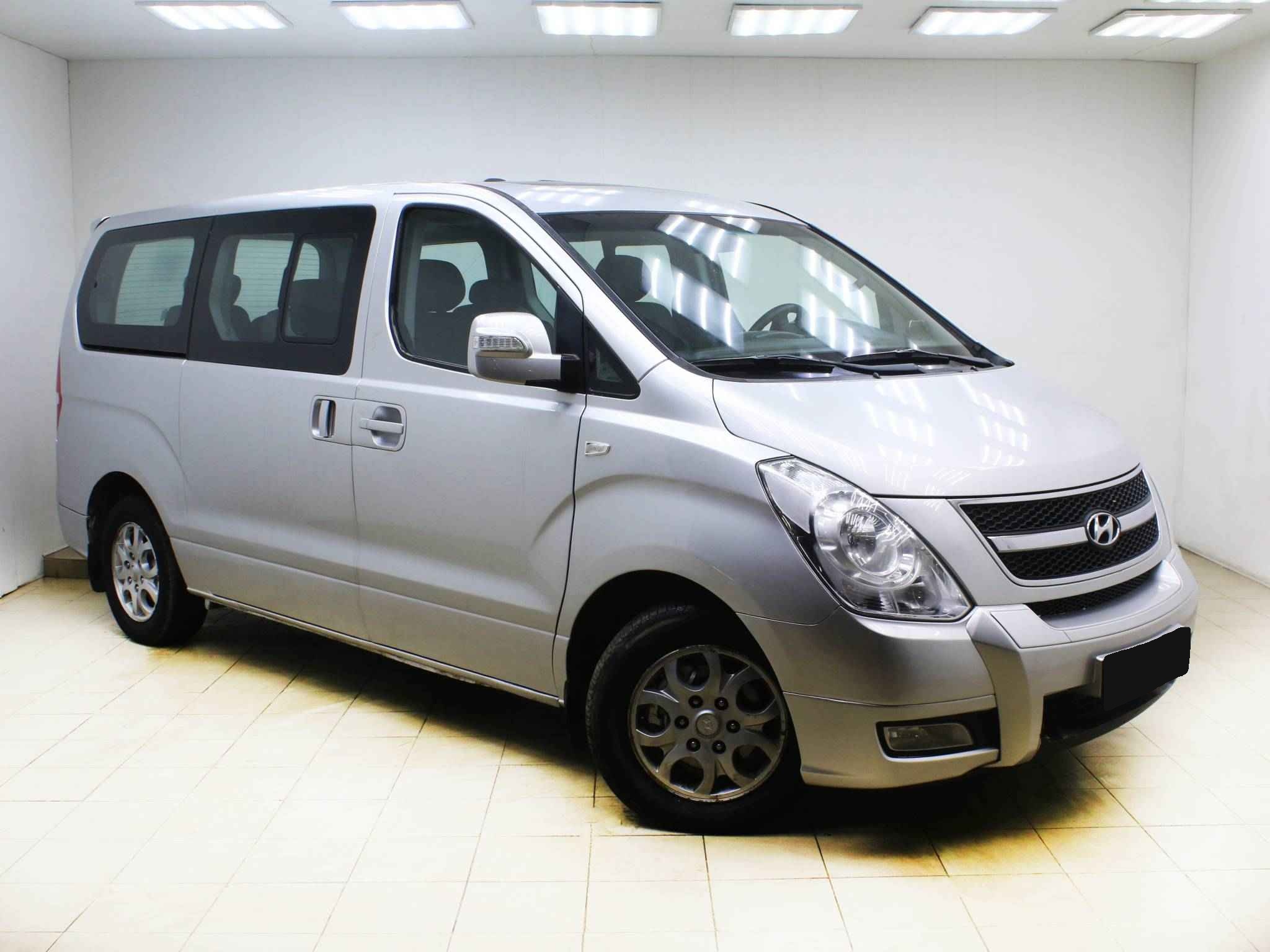Hyundai Grand Starex, I