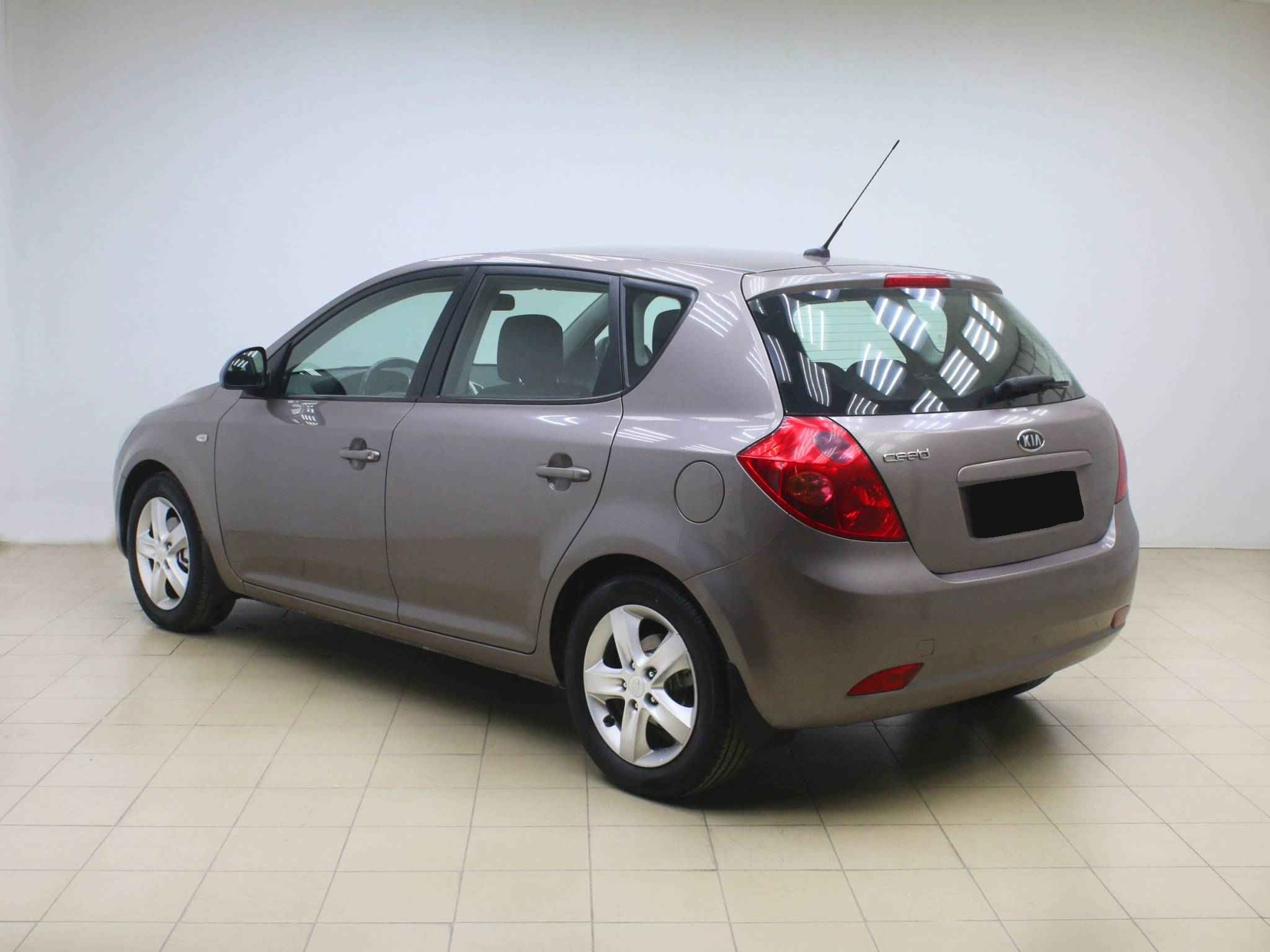 Kia Ceed, I
