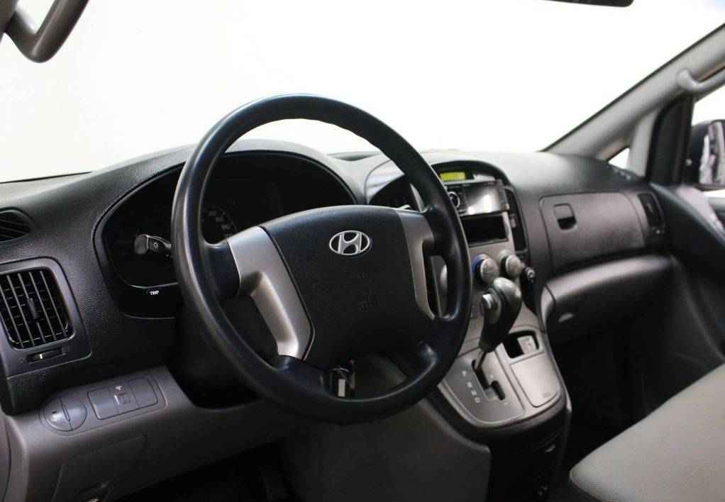 Hyundai Grand Starex, I