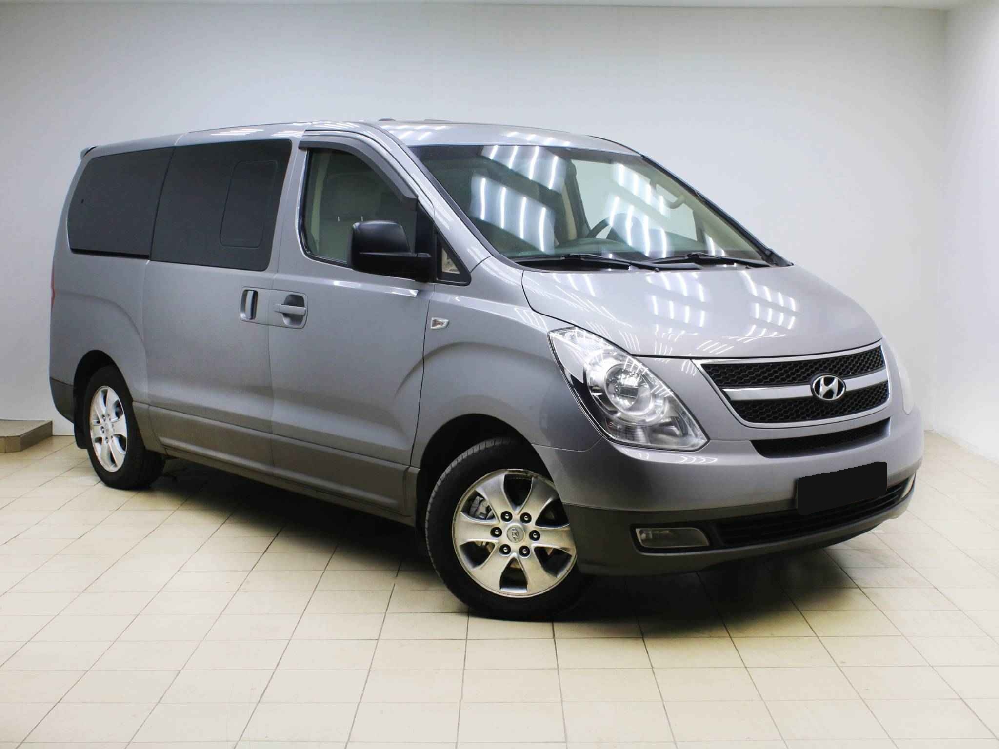 Hyundai Grand Starex, I