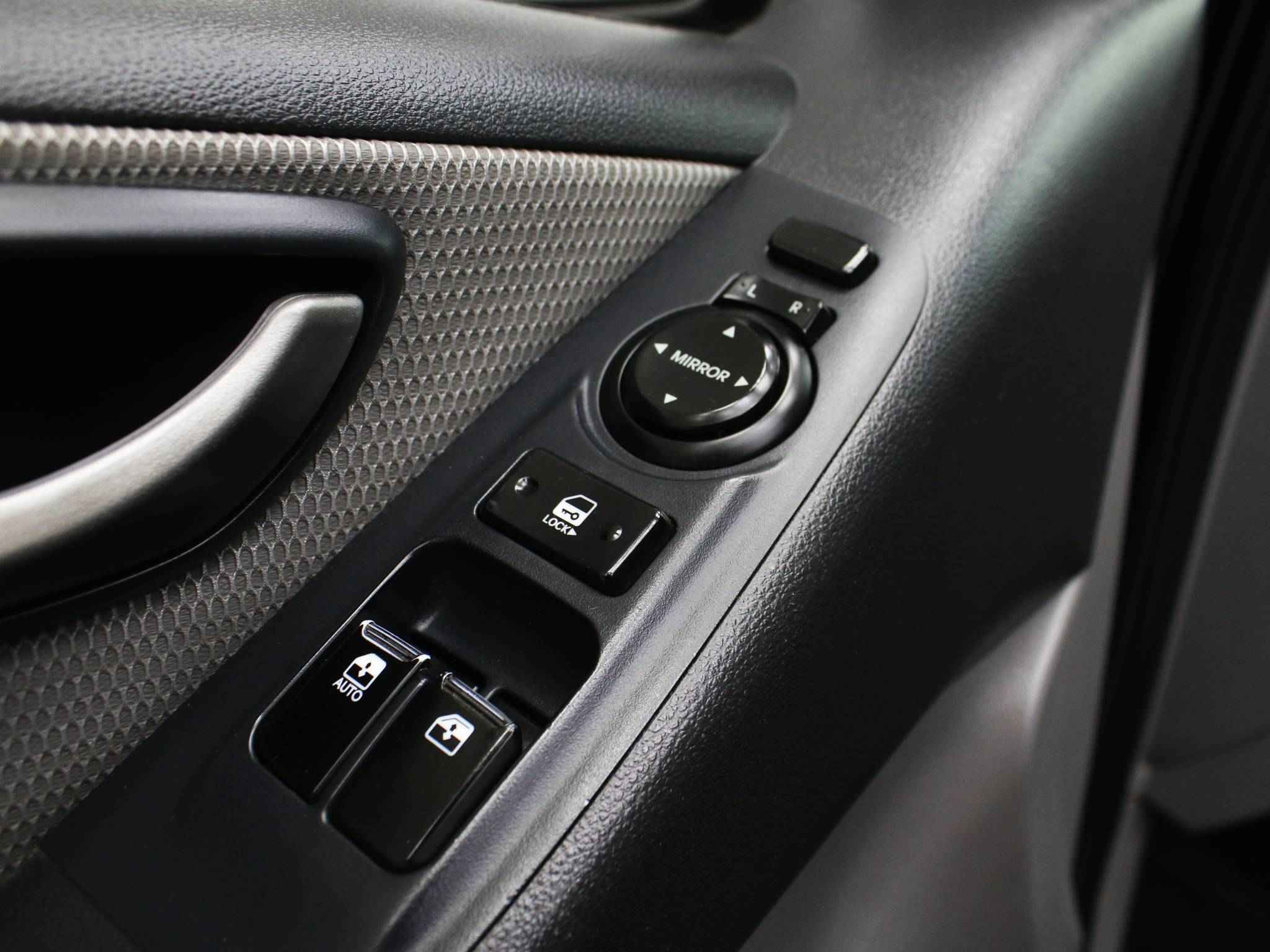 Hyundai Grand Starex, I