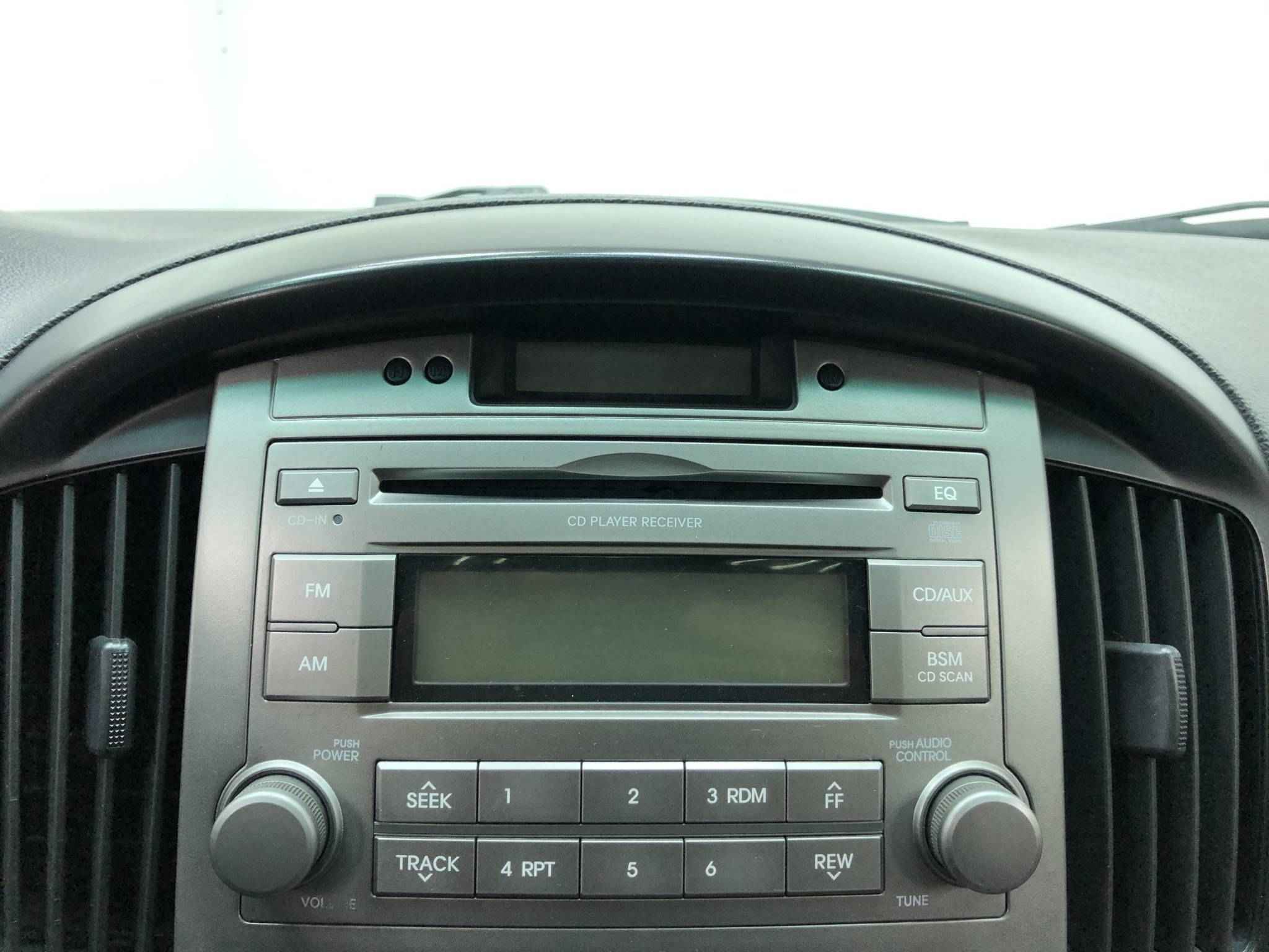 Hyundai Grand Starex, I