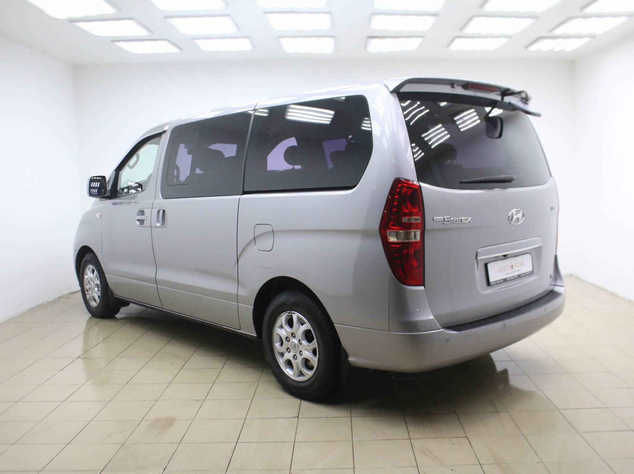 Hyundai Grand Starex, I