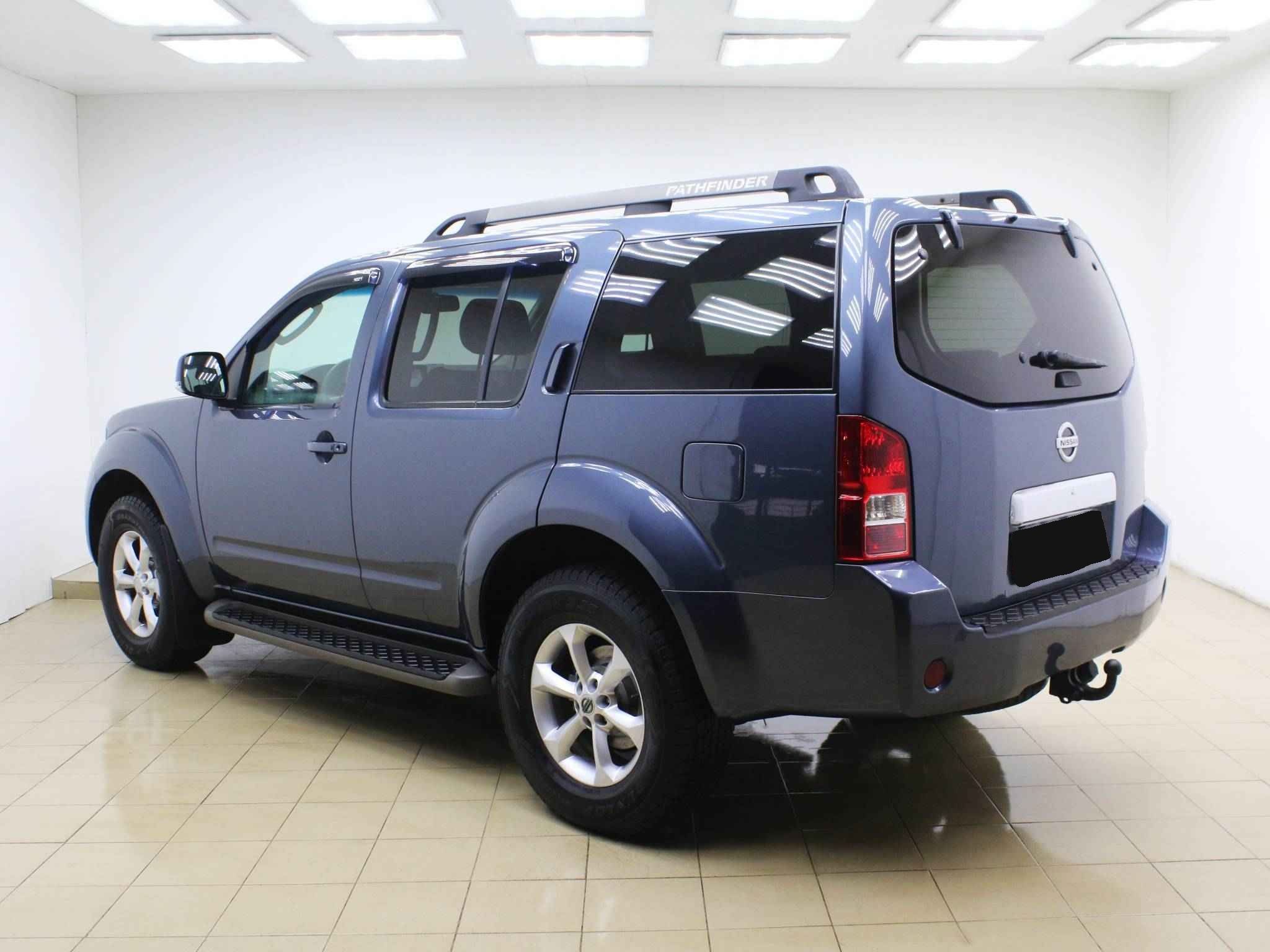 Nissan Pathfinder, III