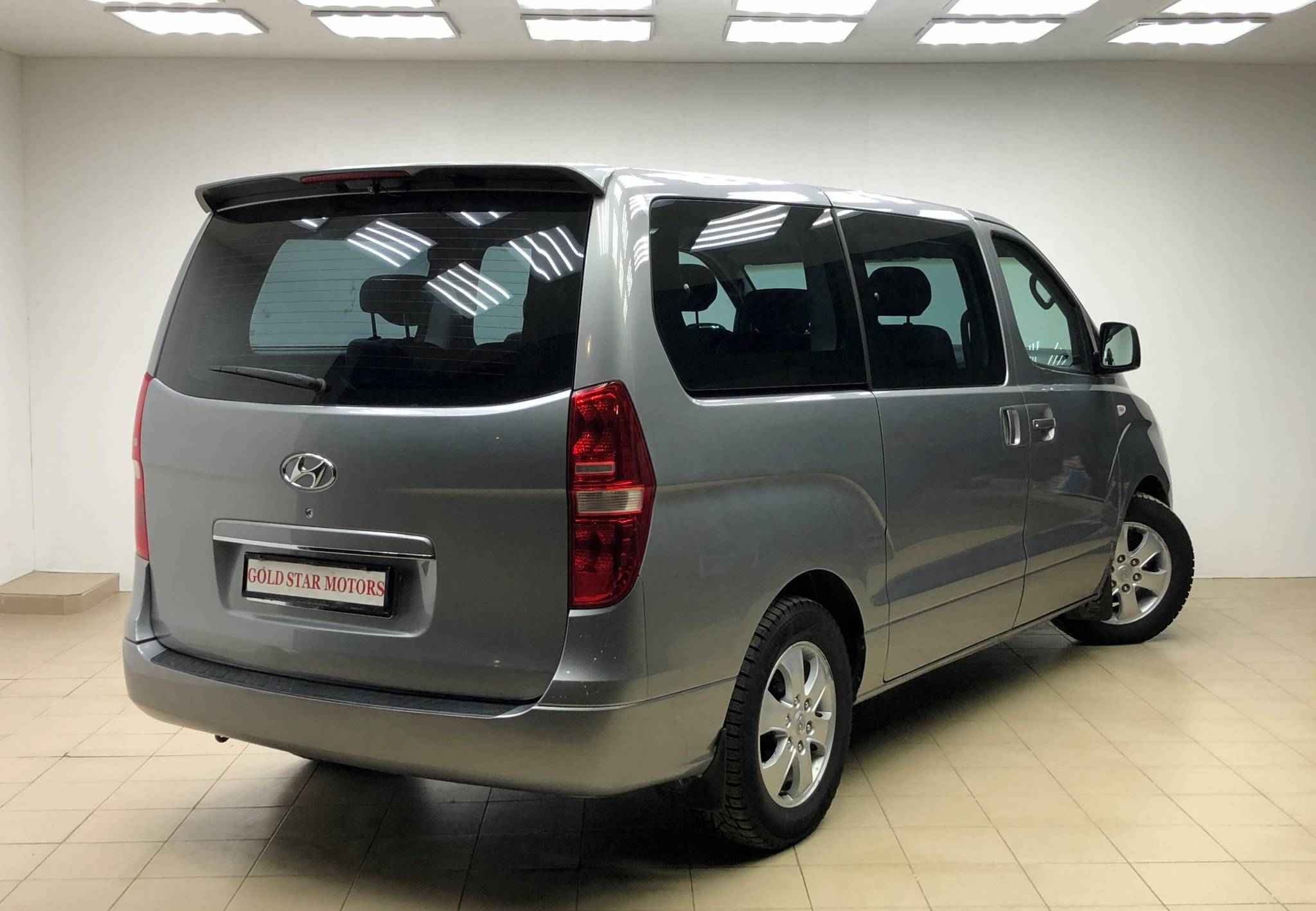 Hyundai Grand Starex, I