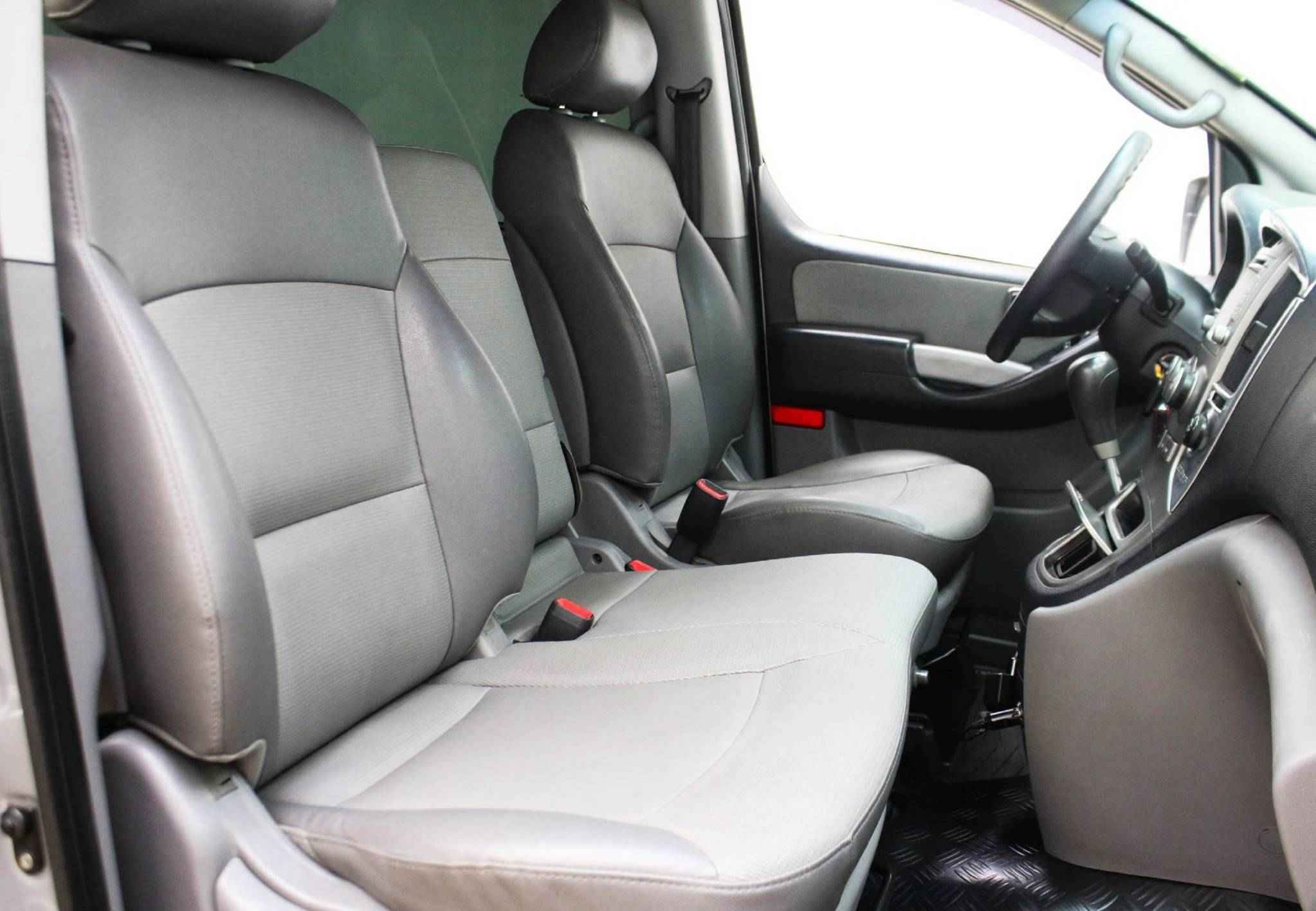 Hyundai Grand Starex, I