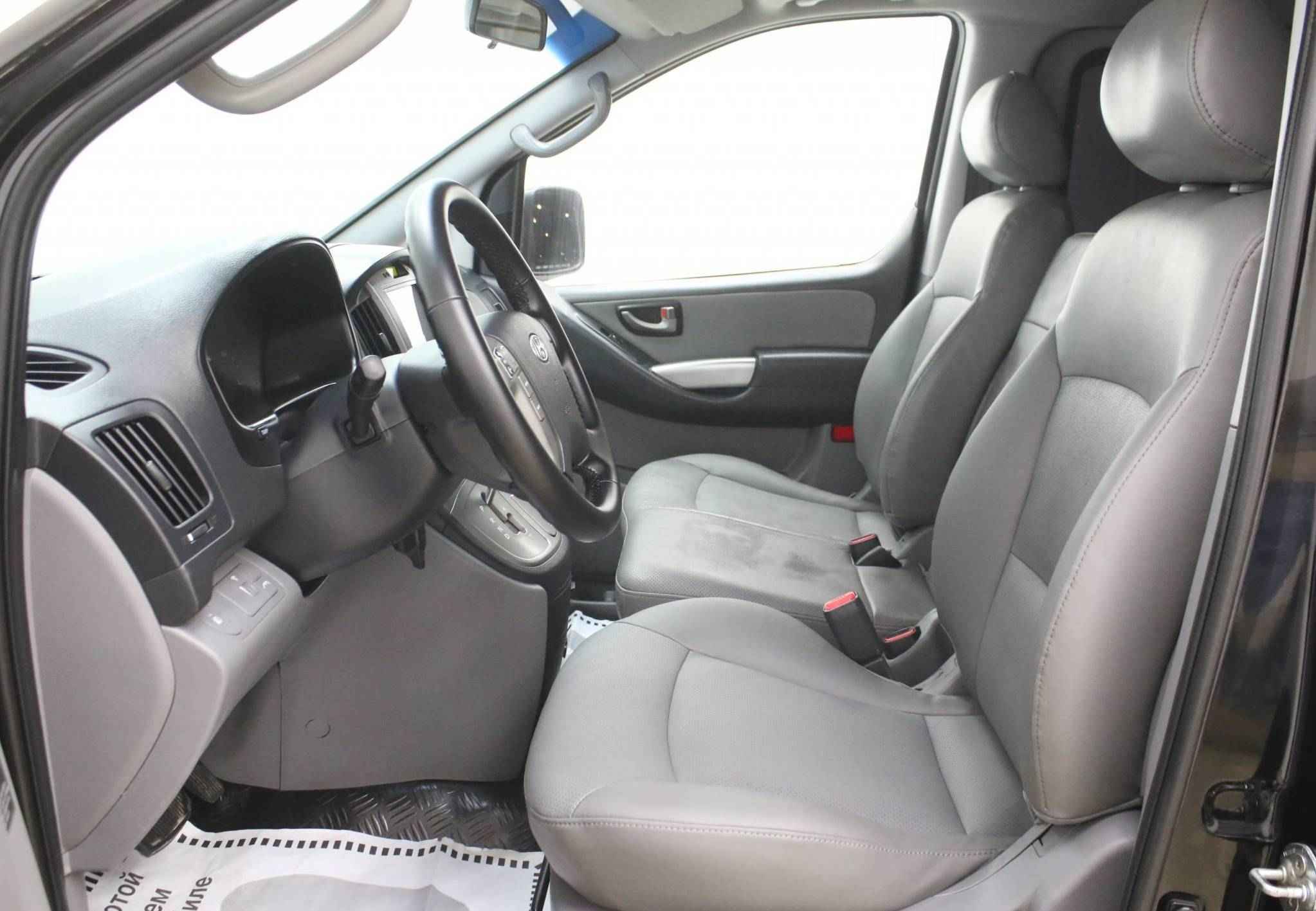 Hyundai Grand Starex, I