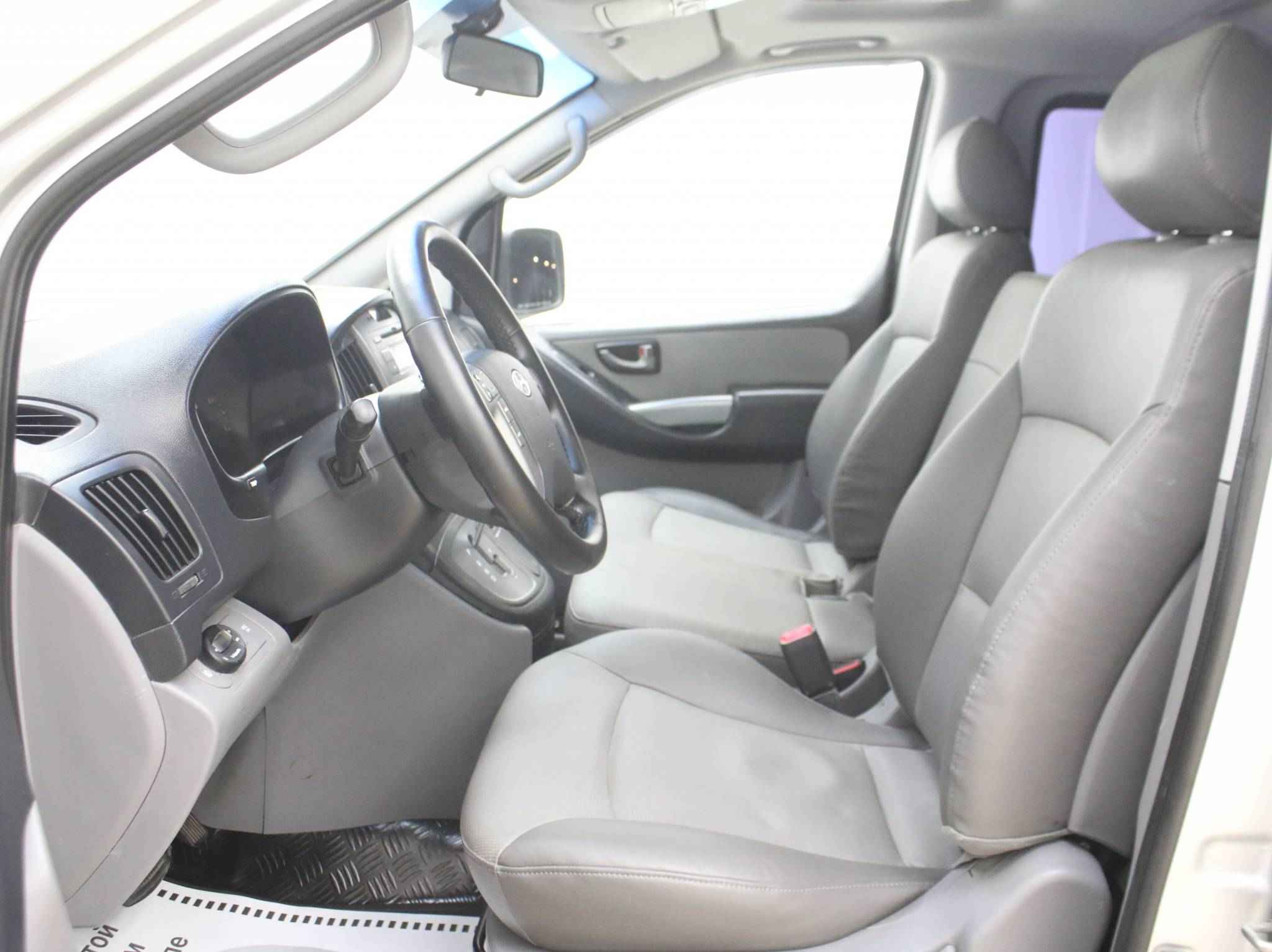 Hyundai Grand Starex, I