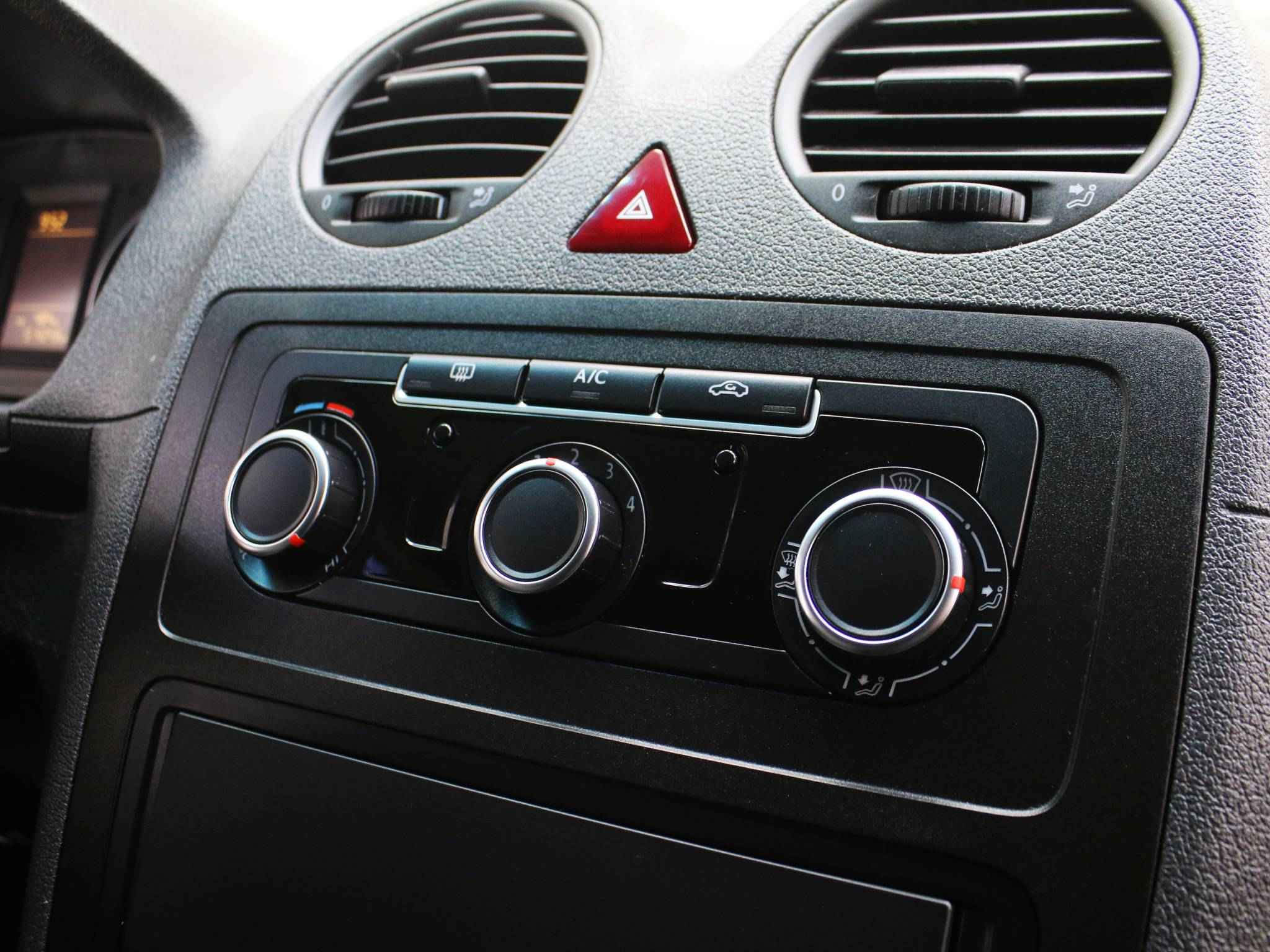 Volkswagen Caddy, III Рестайлинг