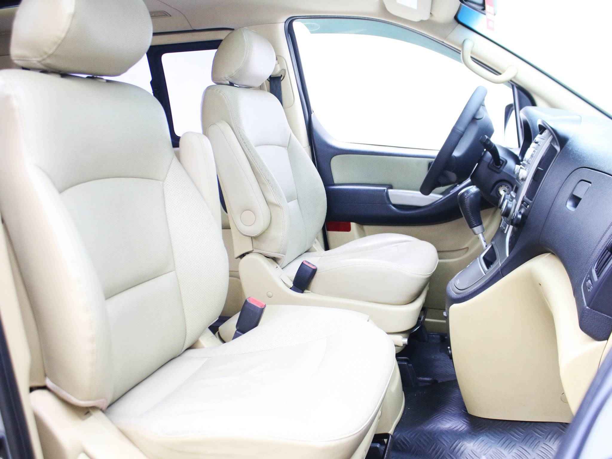 Hyundai Grand Starex, I