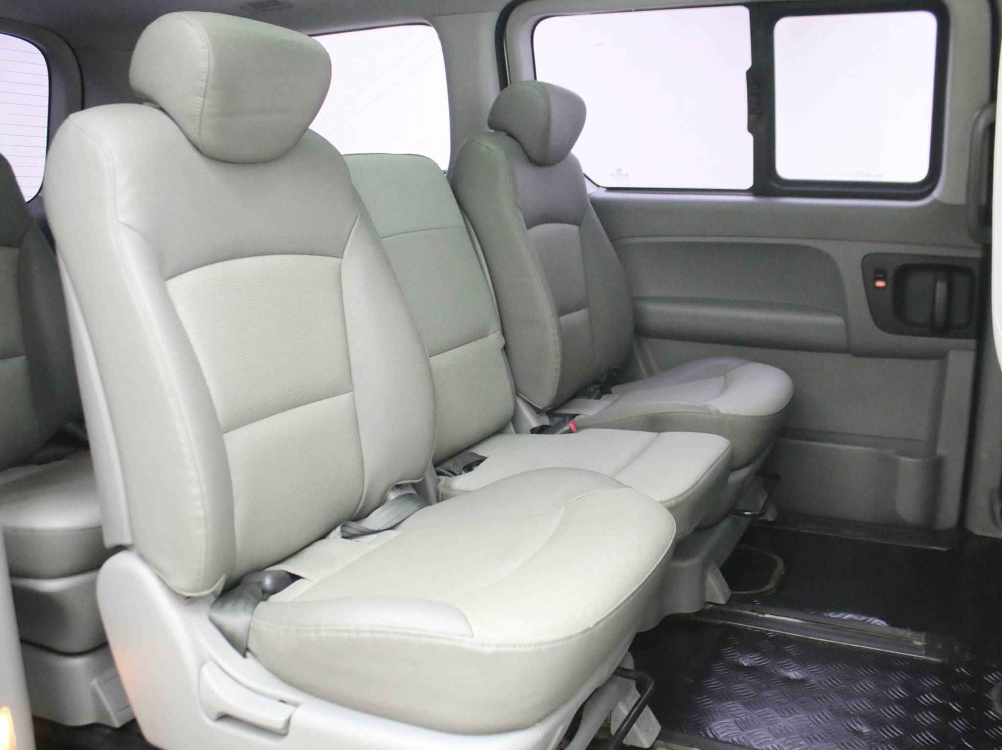 Hyundai Grand Starex, I