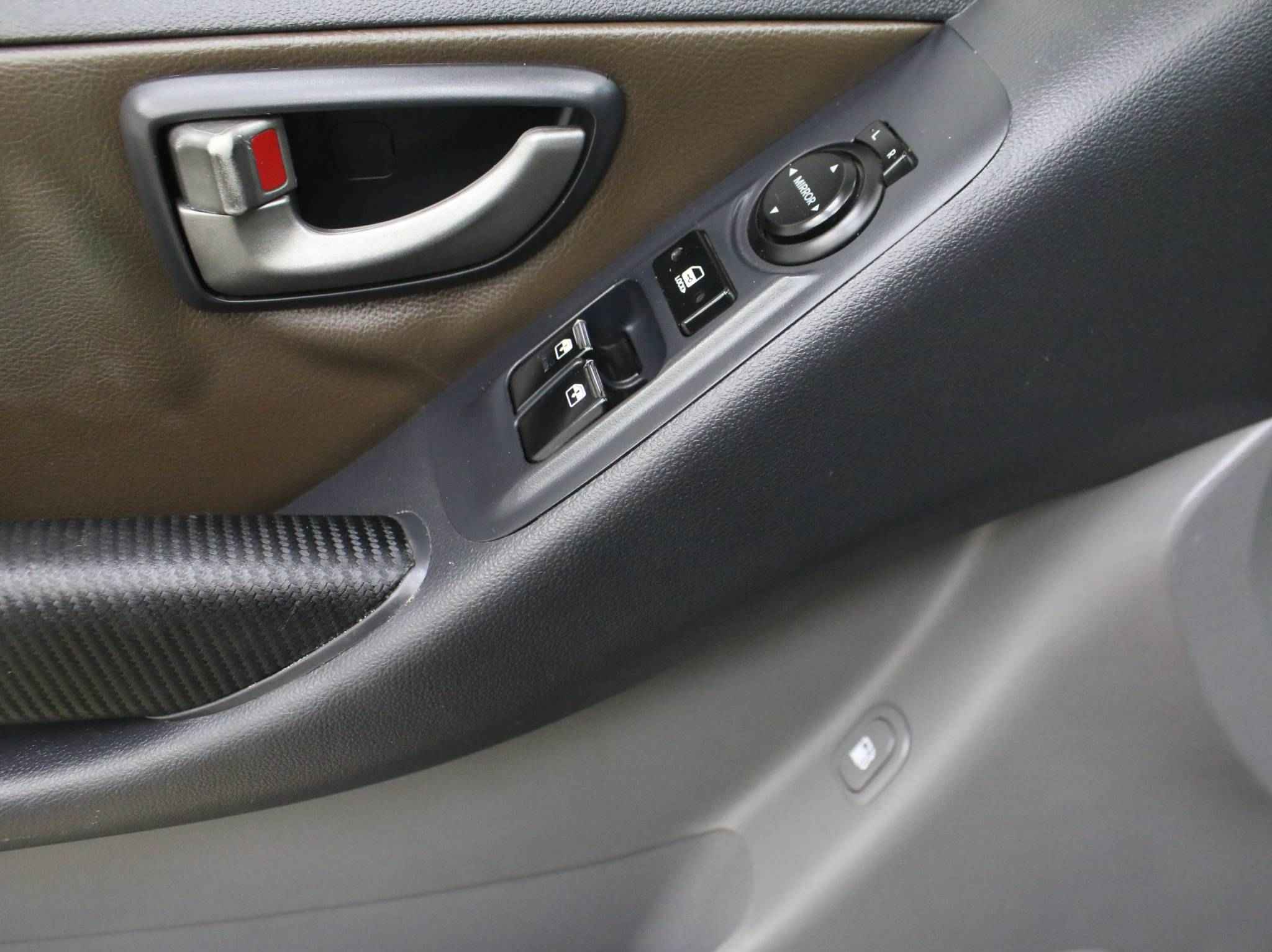 Hyundai Grand Starex, I