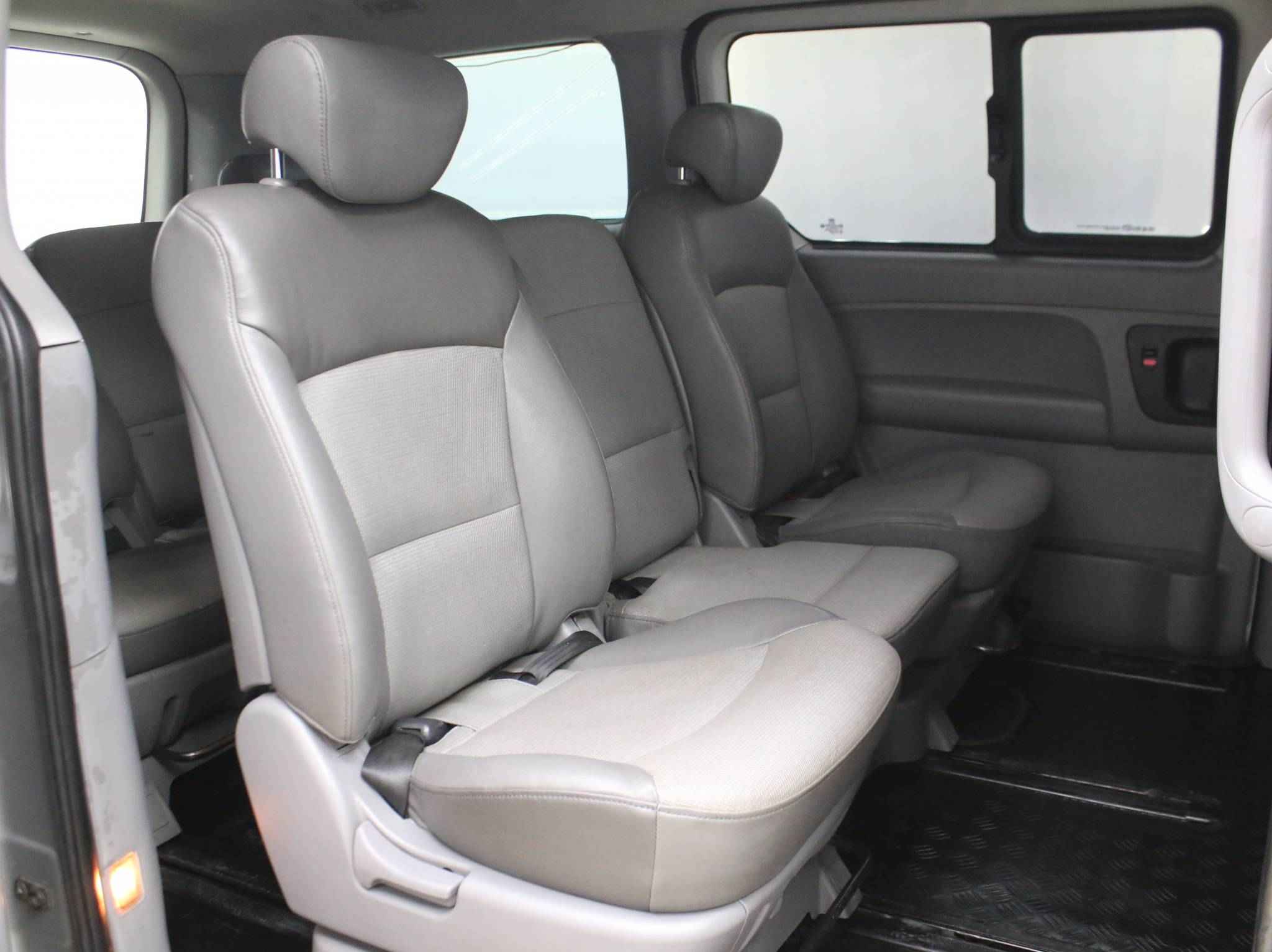 Hyundai Grand Starex, I