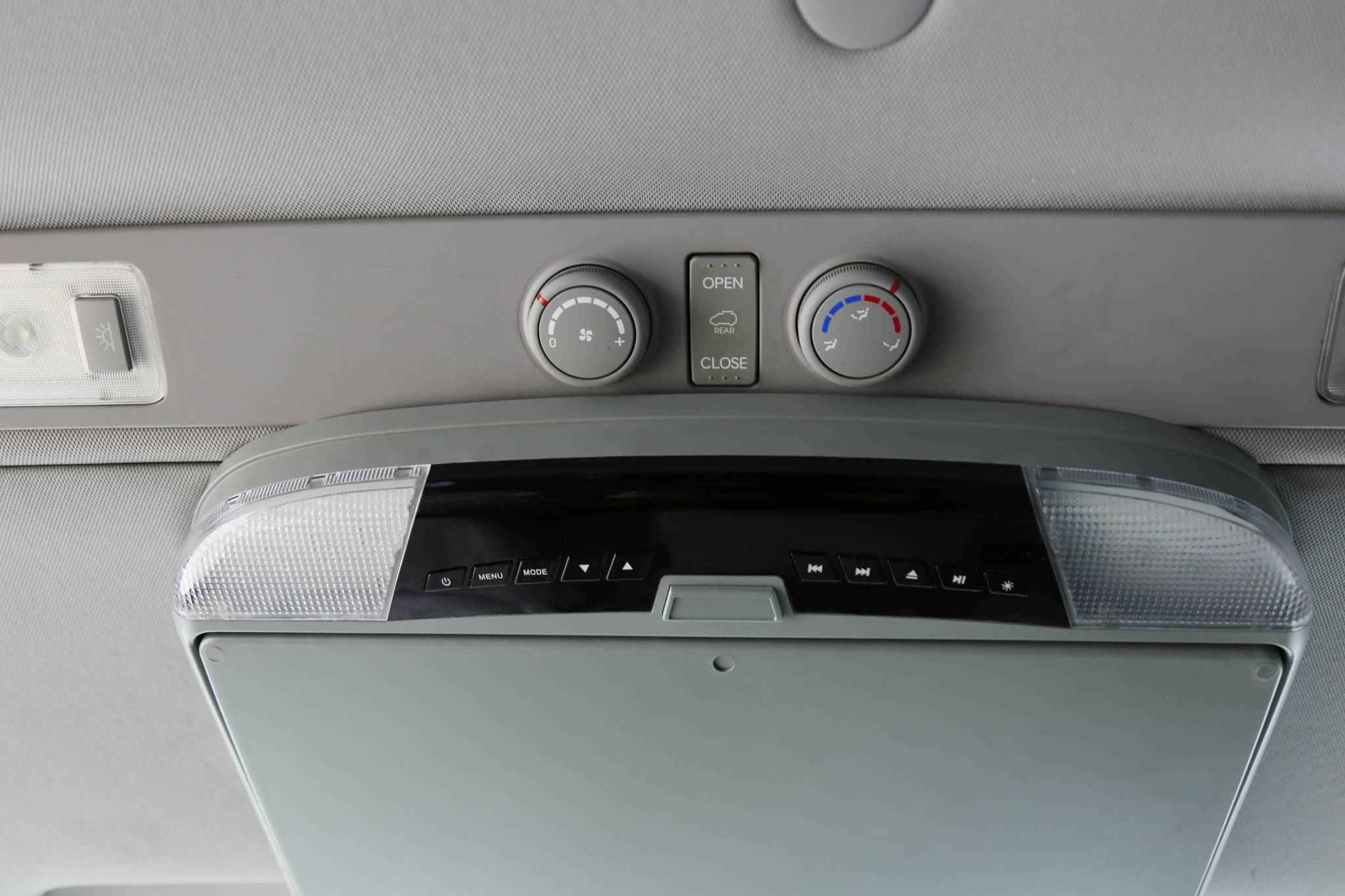 Hyundai Grand Starex, I