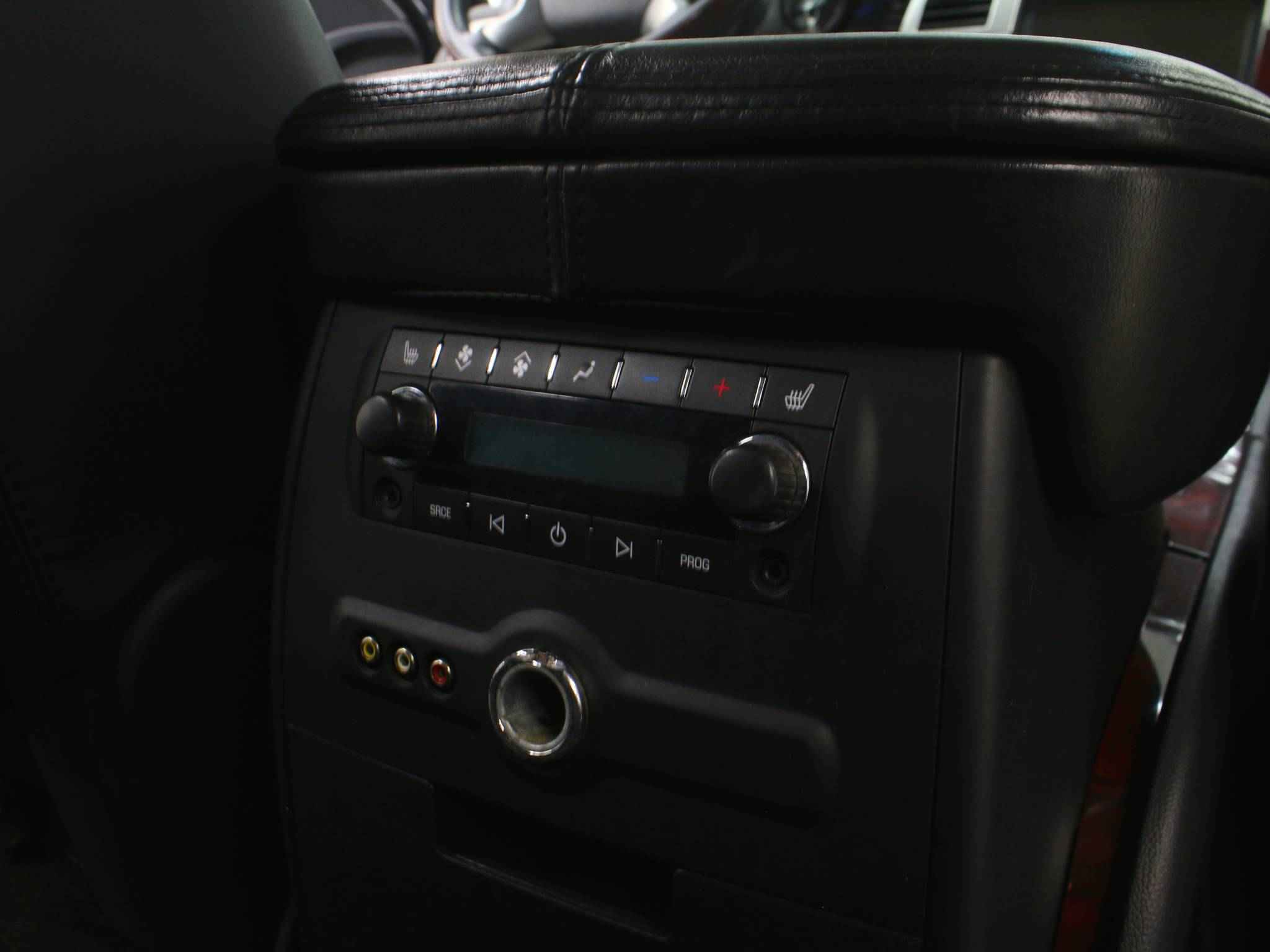 Cadillac Escalade, III