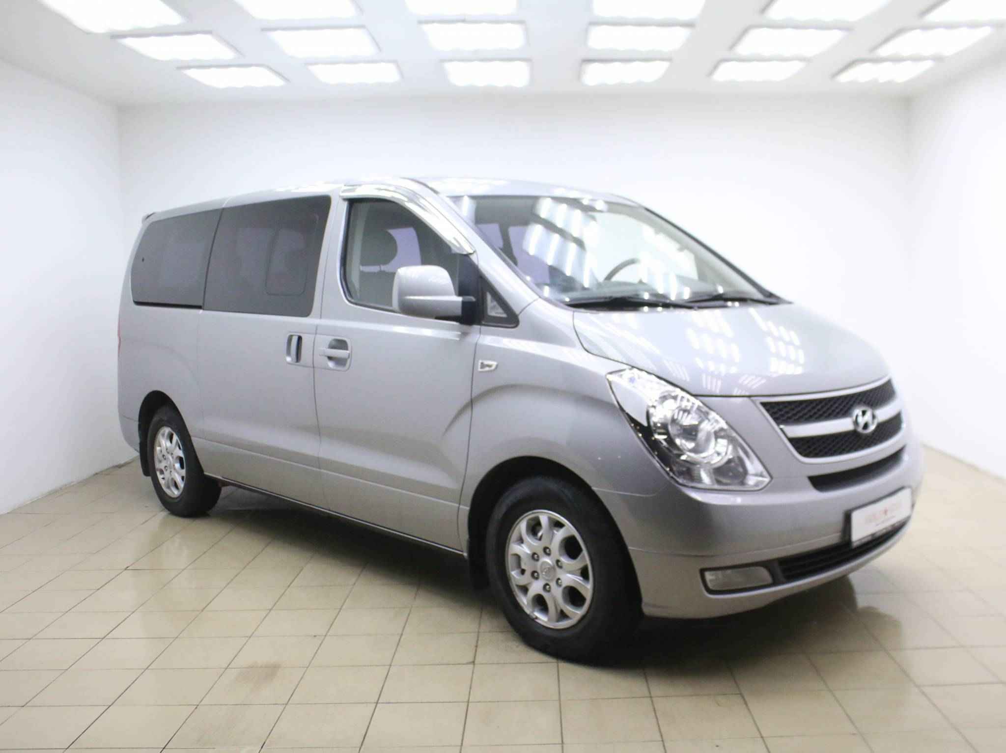 Hyundai Grand Starex, I