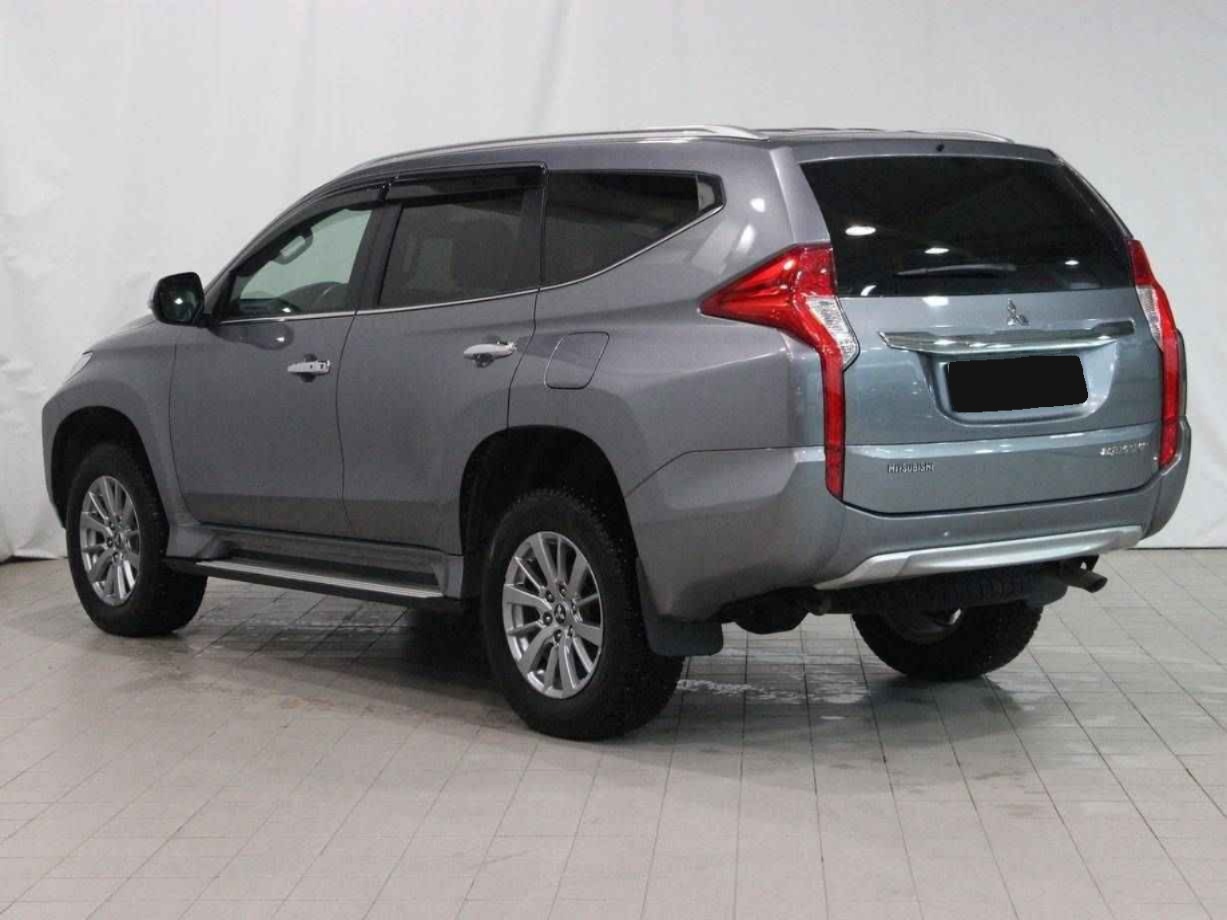 Mitsubishi Pajero Sport, III