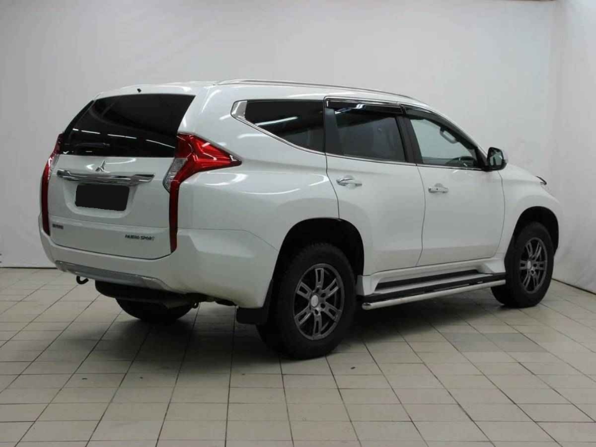 Mitsubishi Pajero Sport, III