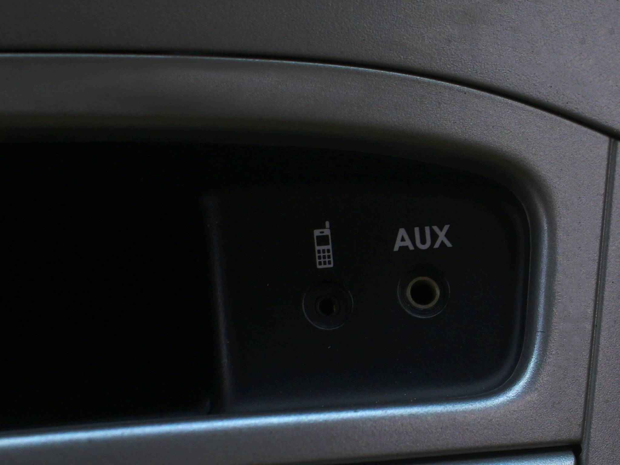 Hyundai Grand Starex, I