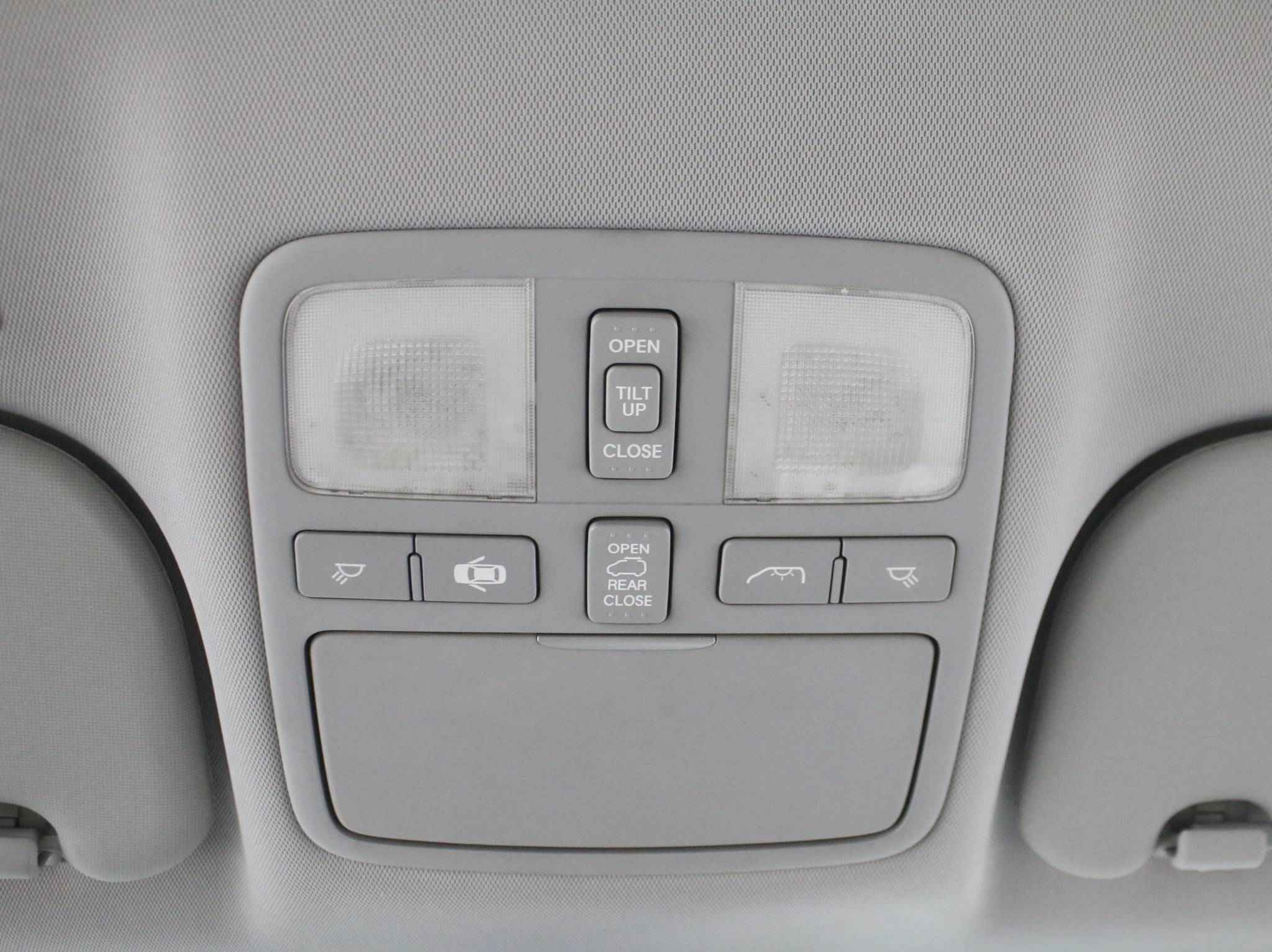 Hyundai Grand Starex, I