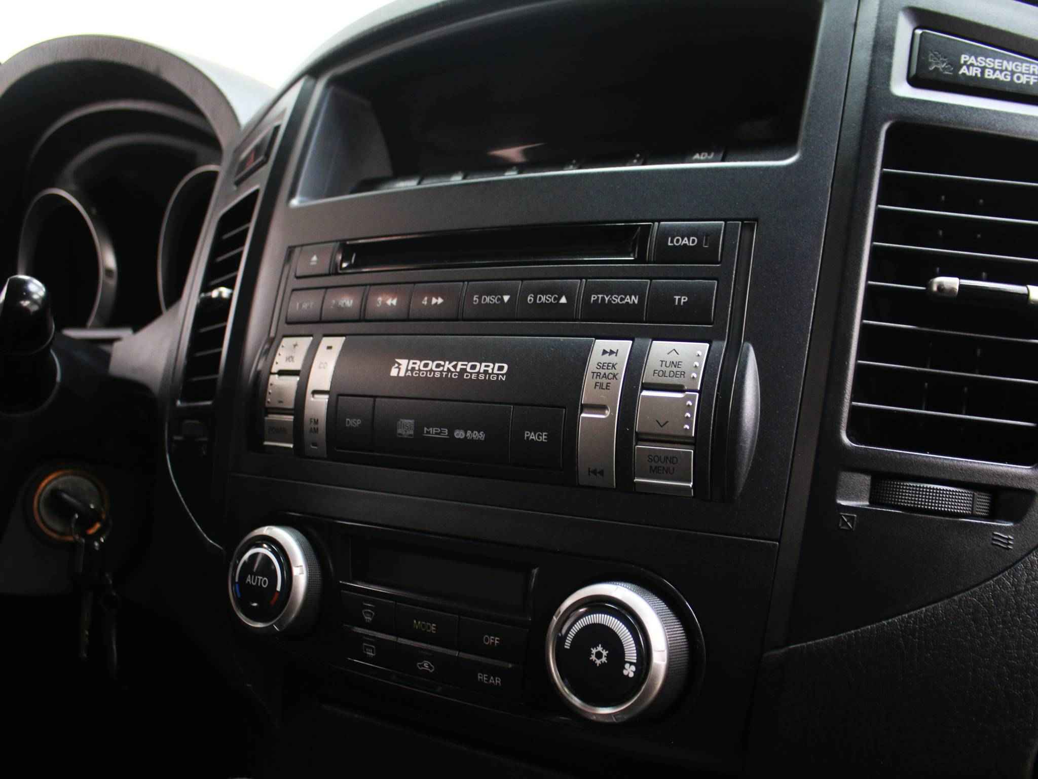 Mitsubishi Pajero, IV