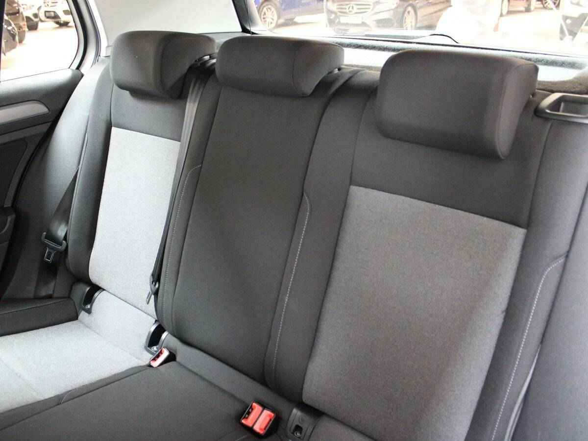 Volkswagen Golf, VII