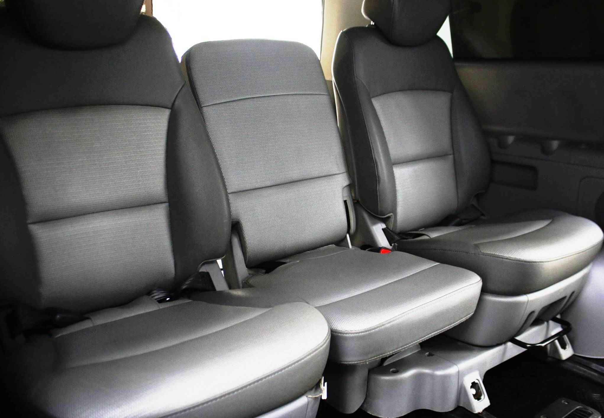 Hyundai Grand Starex, I