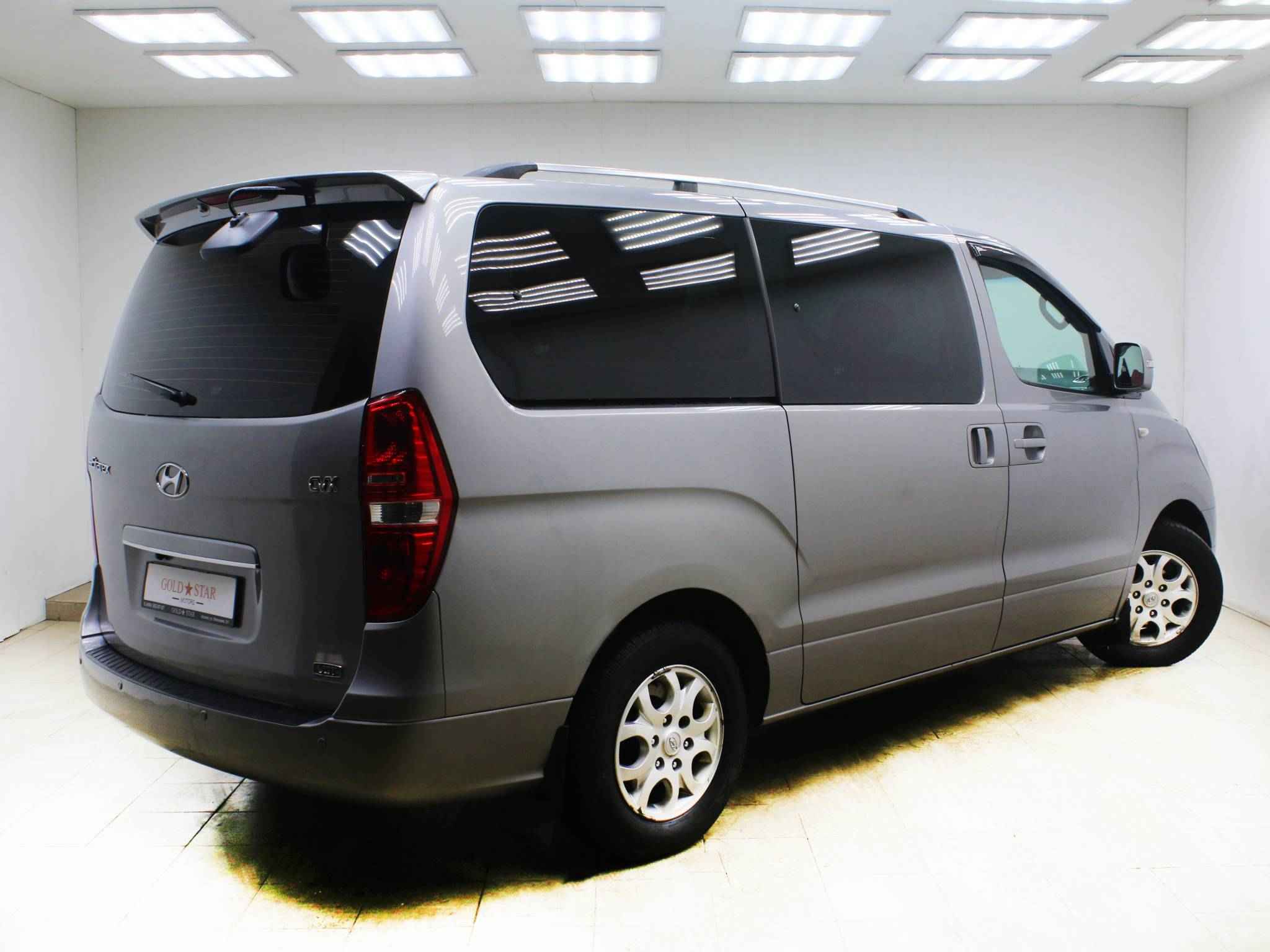 Hyundai Grand Starex, I