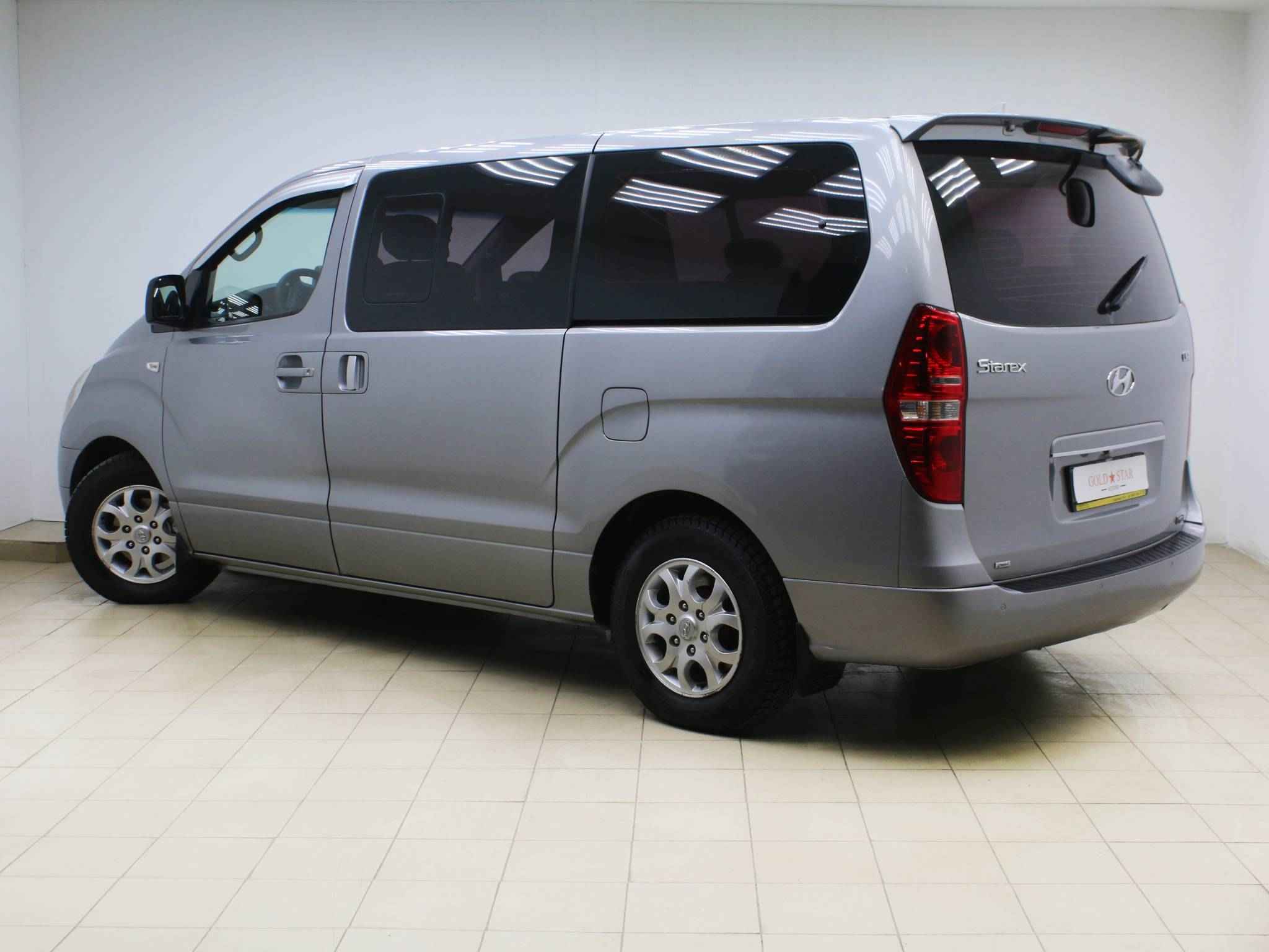 Hyundai Grand Starex, I