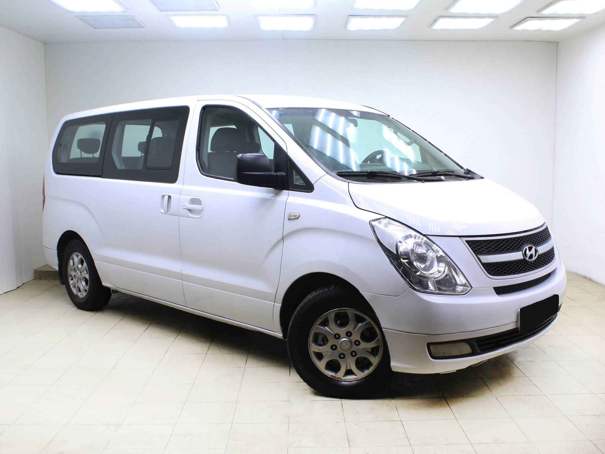 Hyundai Grand Starex, I
