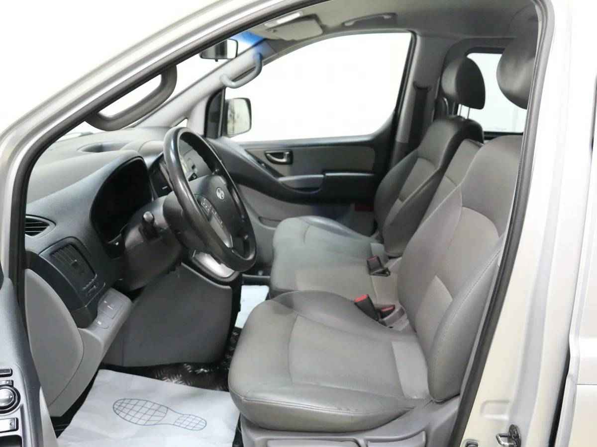 Hyundai Grand Starex, I