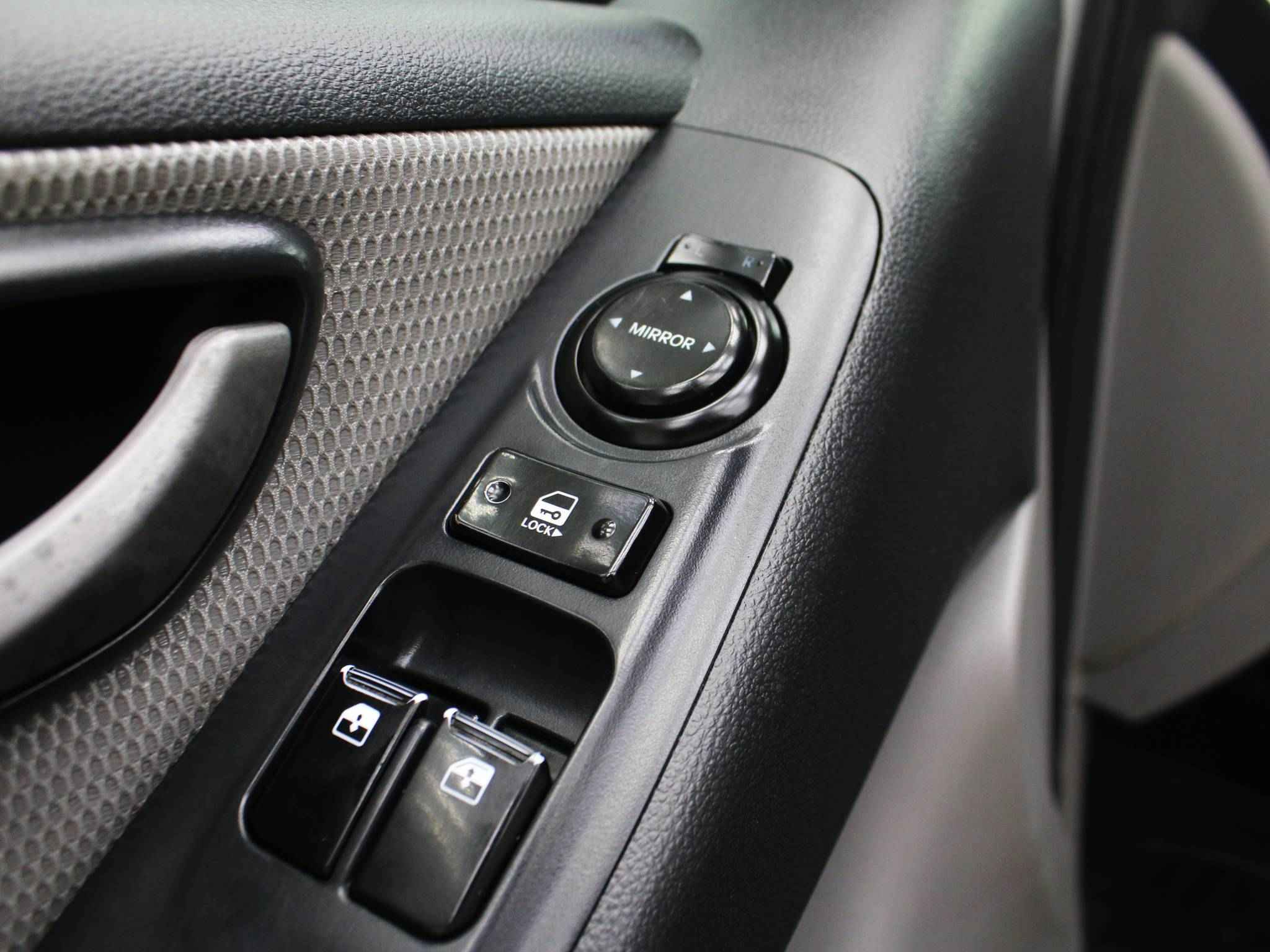 Hyundai Grand Starex, I