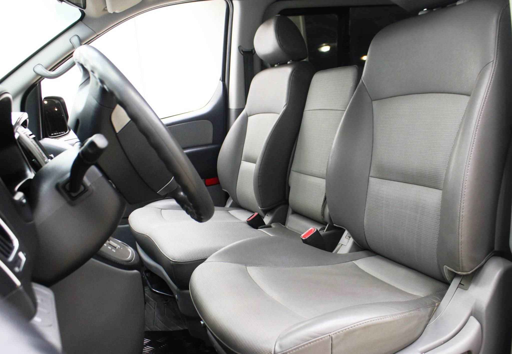 Hyundai Grand Starex, I