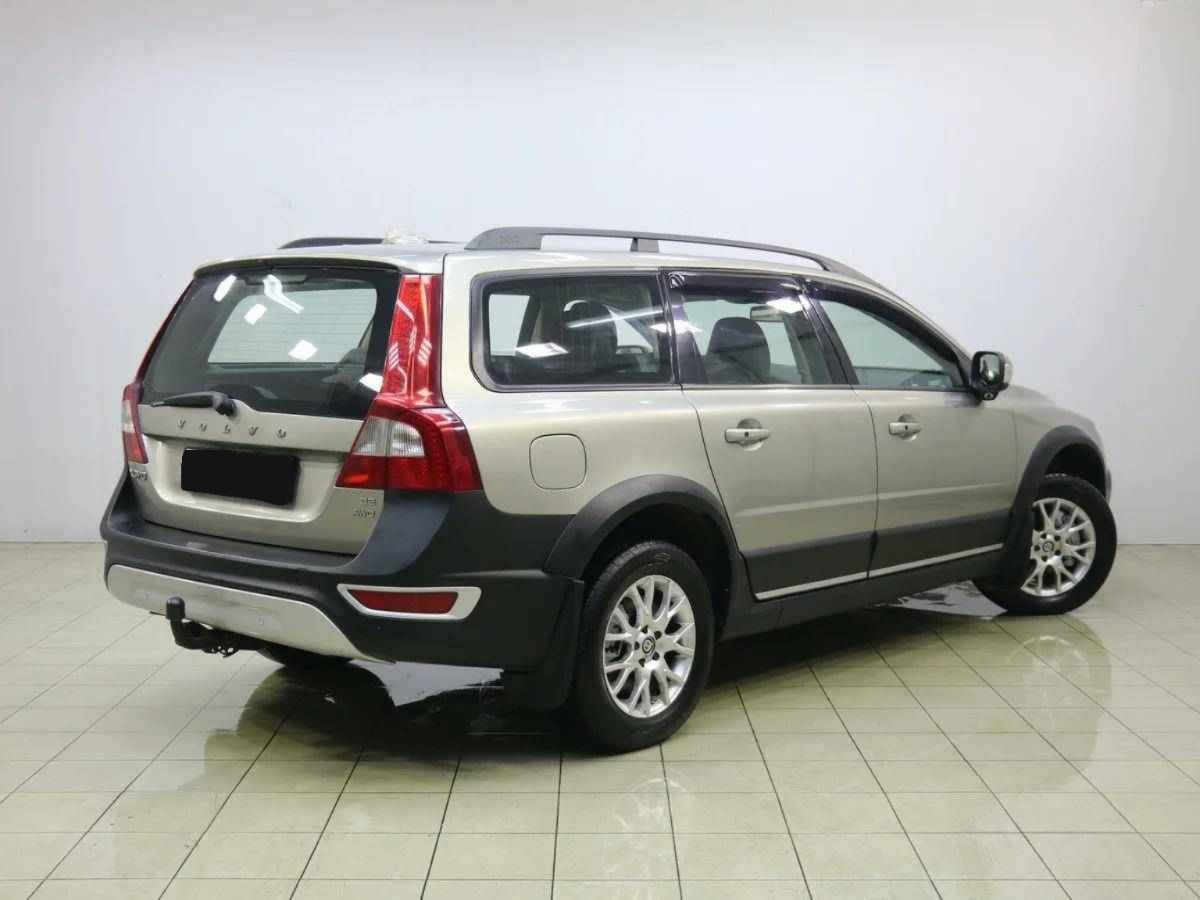 Volvo XC70, II