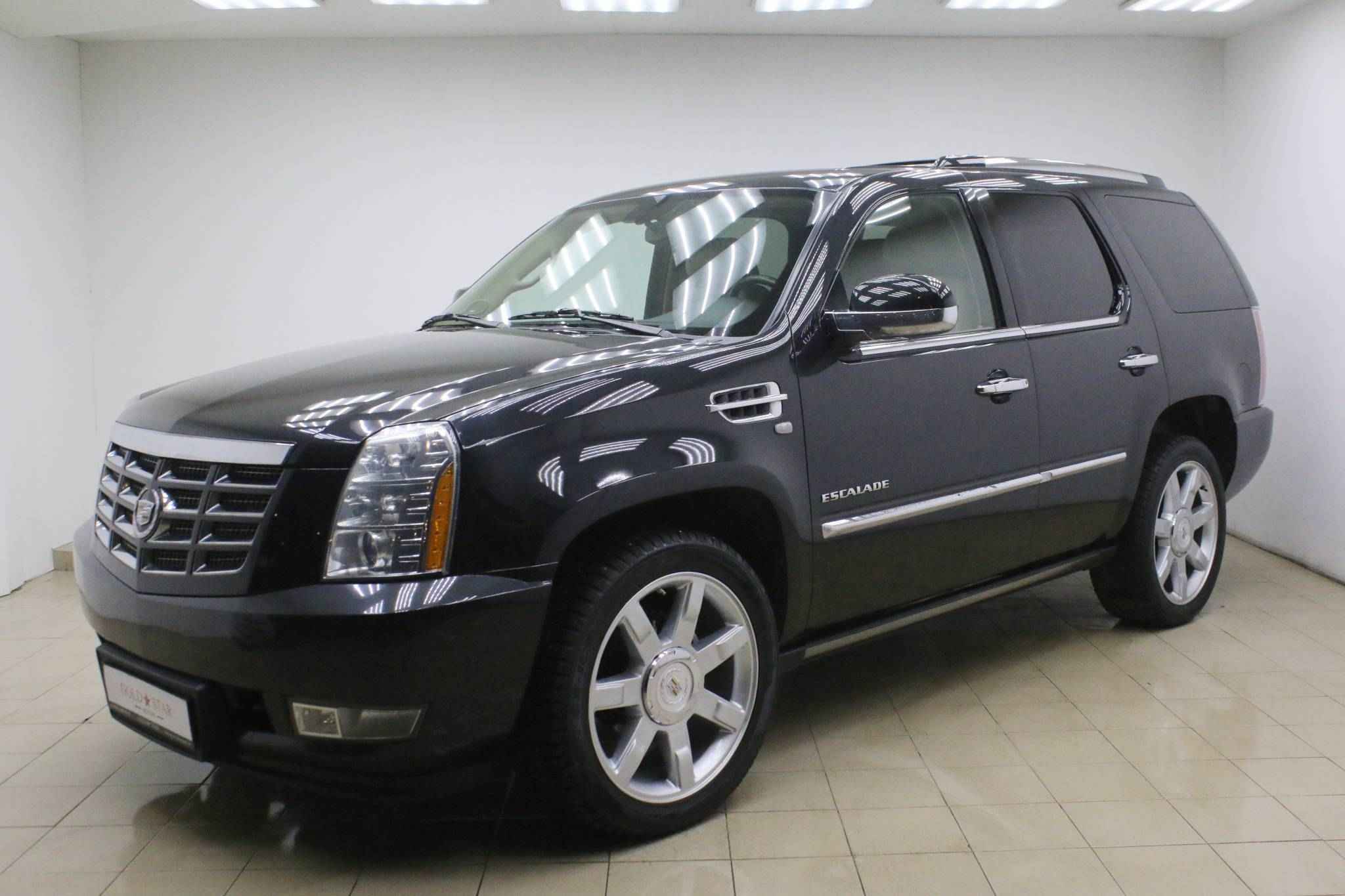 Cadillac Escalade, III