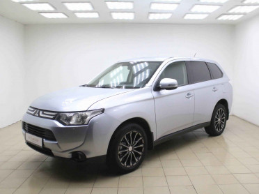 Mitsubishi Outlander, III