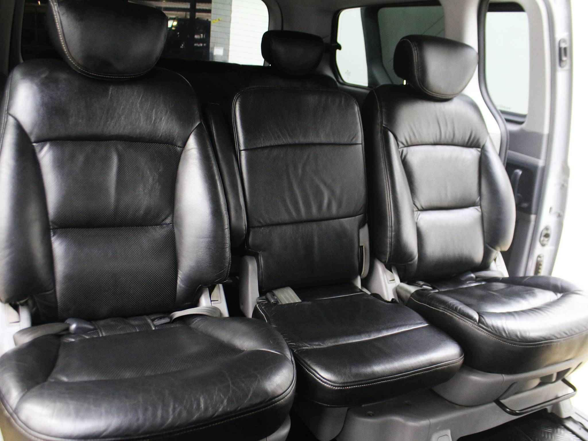 Hyundai Grand Starex, I