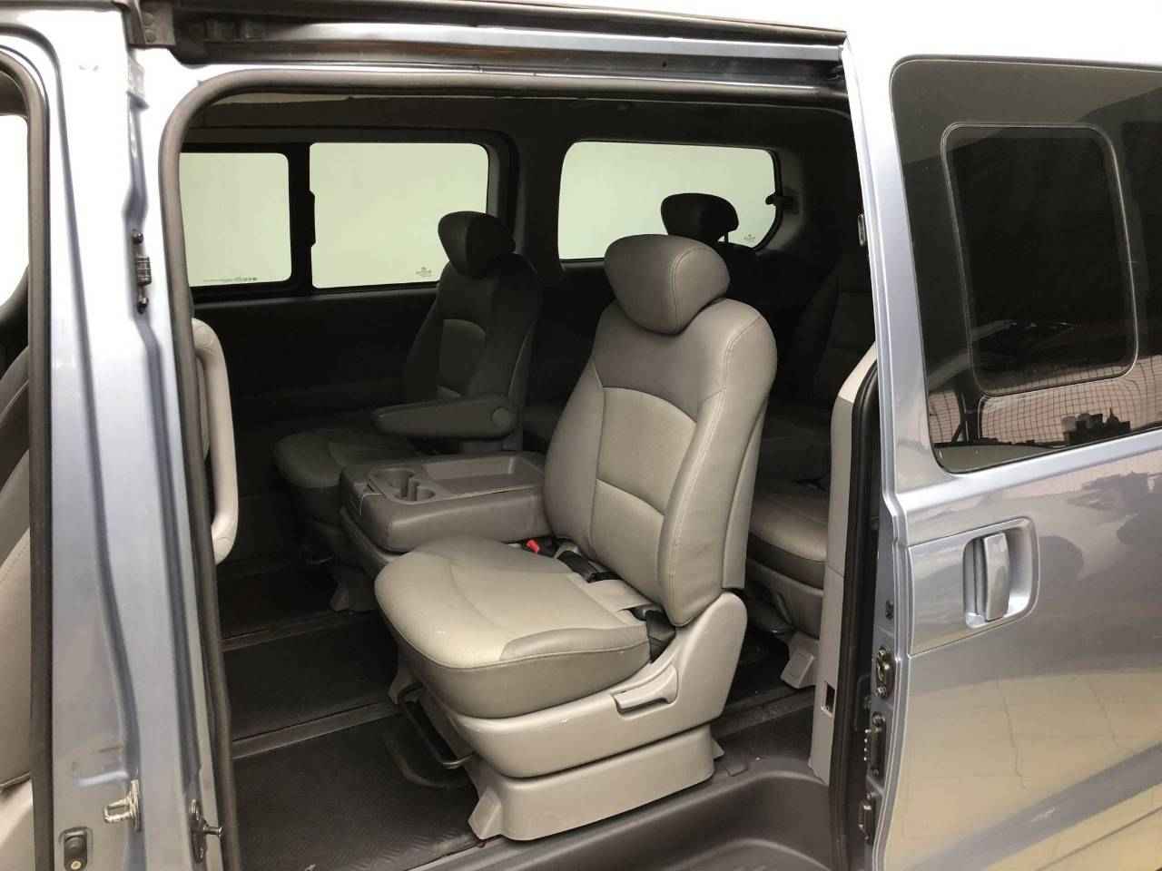 Hyundai Grand Starex, I