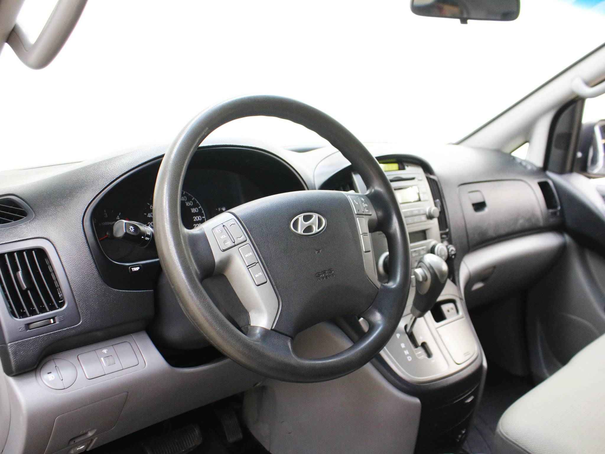 Hyundai Grand Starex, I