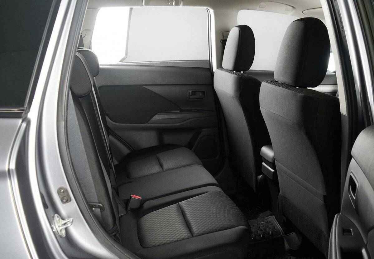 Mitsubishi Outlander, III