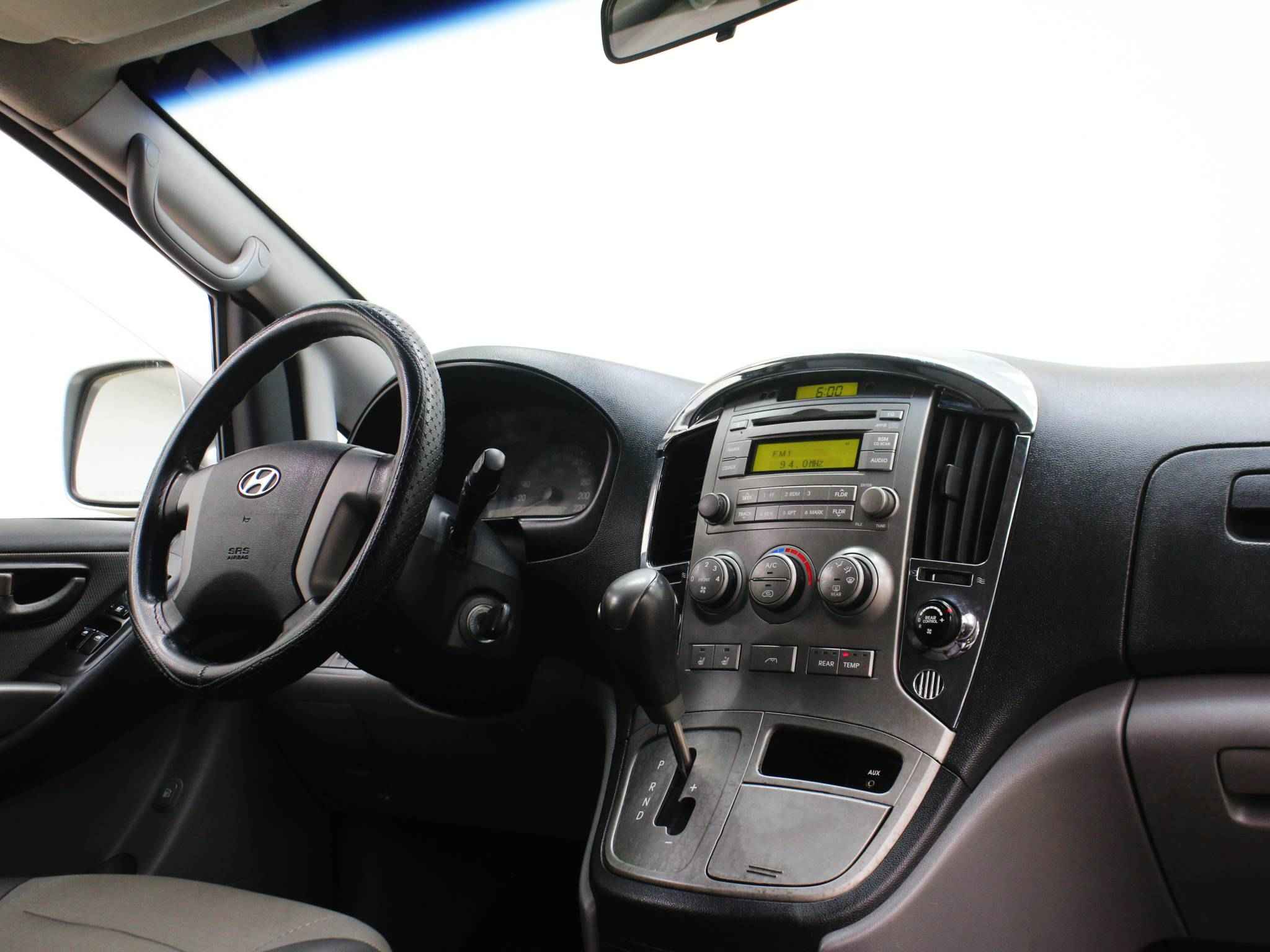 Hyundai Grand Starex, I