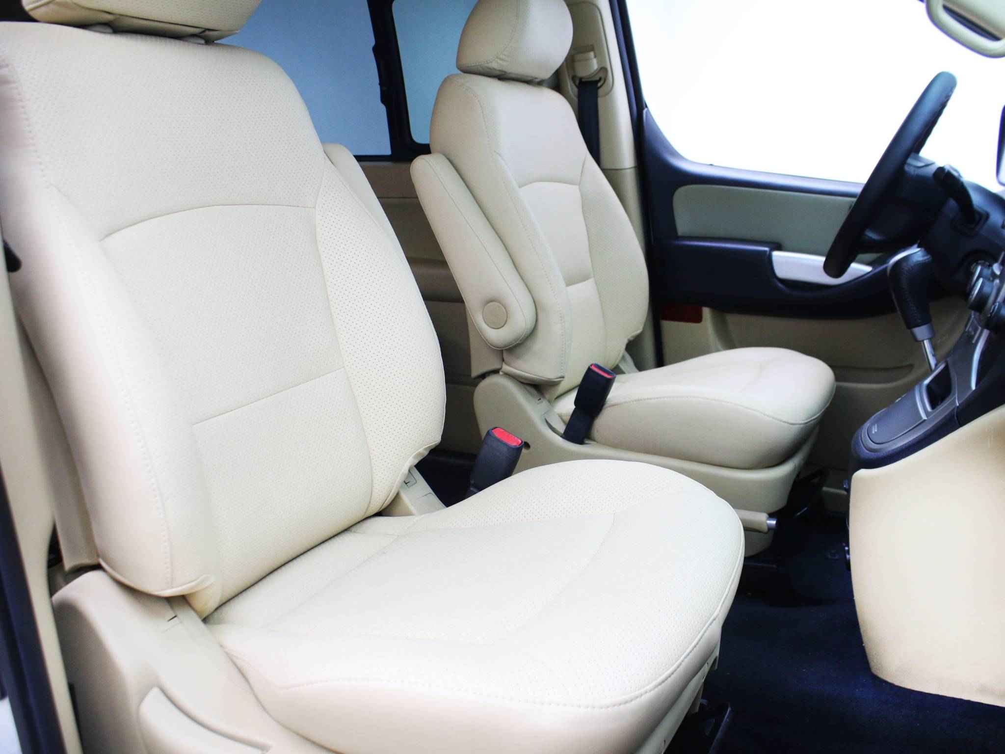 Hyundai Grand Starex, I