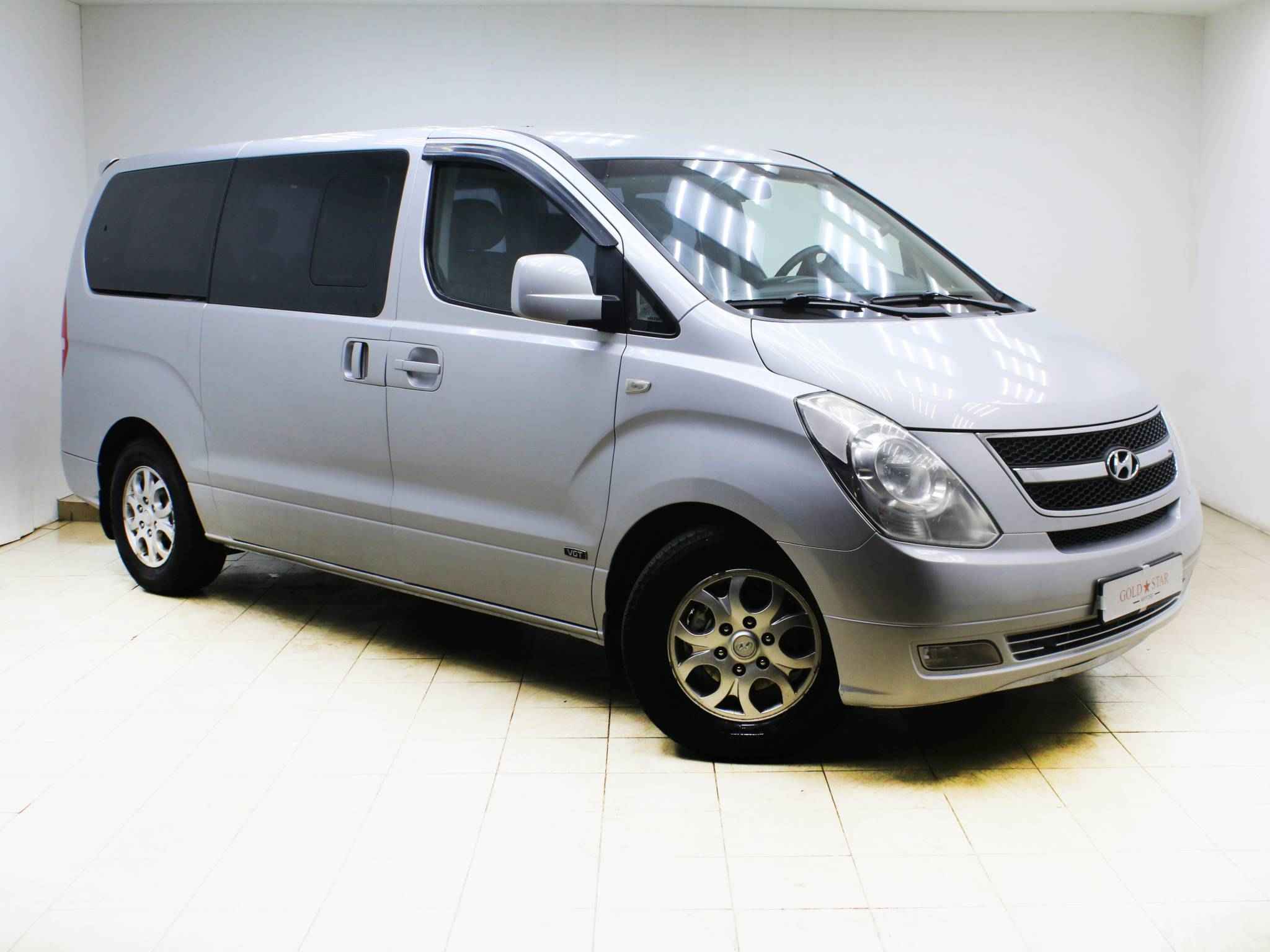 Hyundai Grand Starex, I