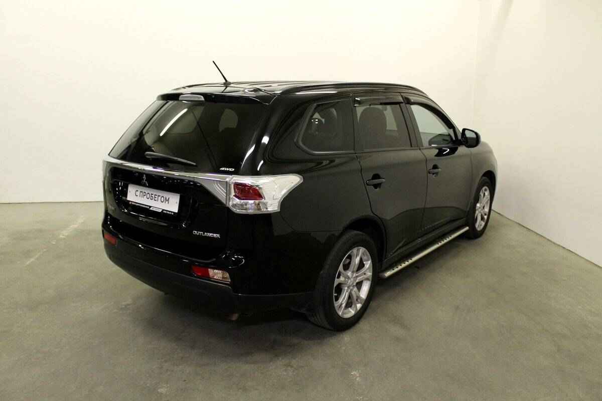 Mitsubishi Outlander, III