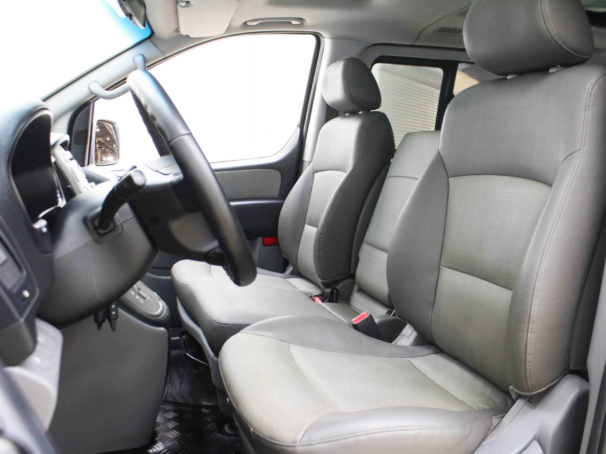 Hyundai Grand Starex, I