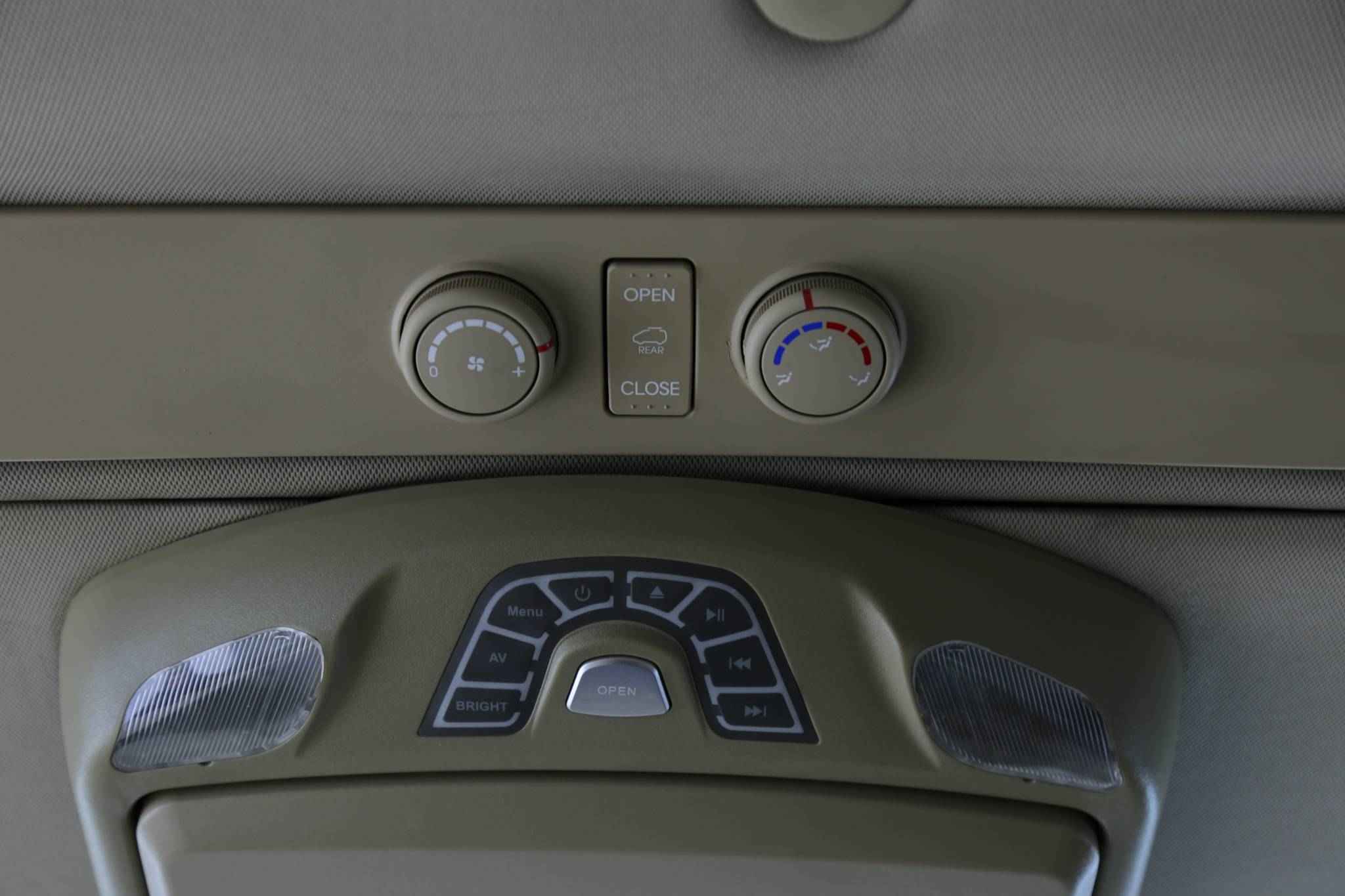 Hyundai Grand Starex, I