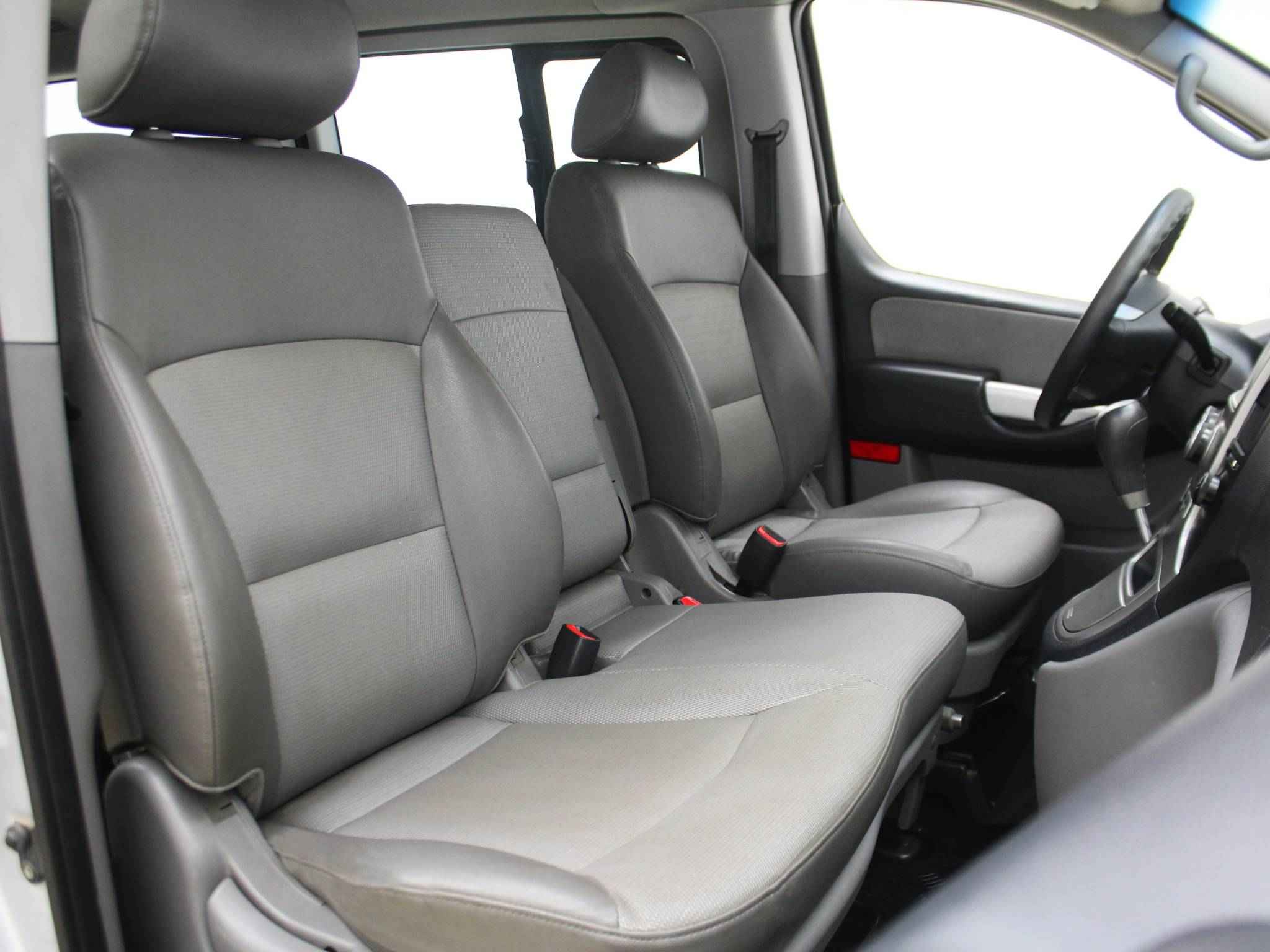 Hyundai Grand Starex, I