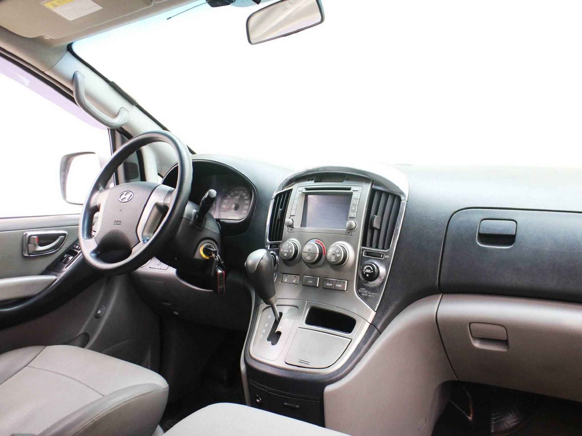 Hyundai Grand Starex, I