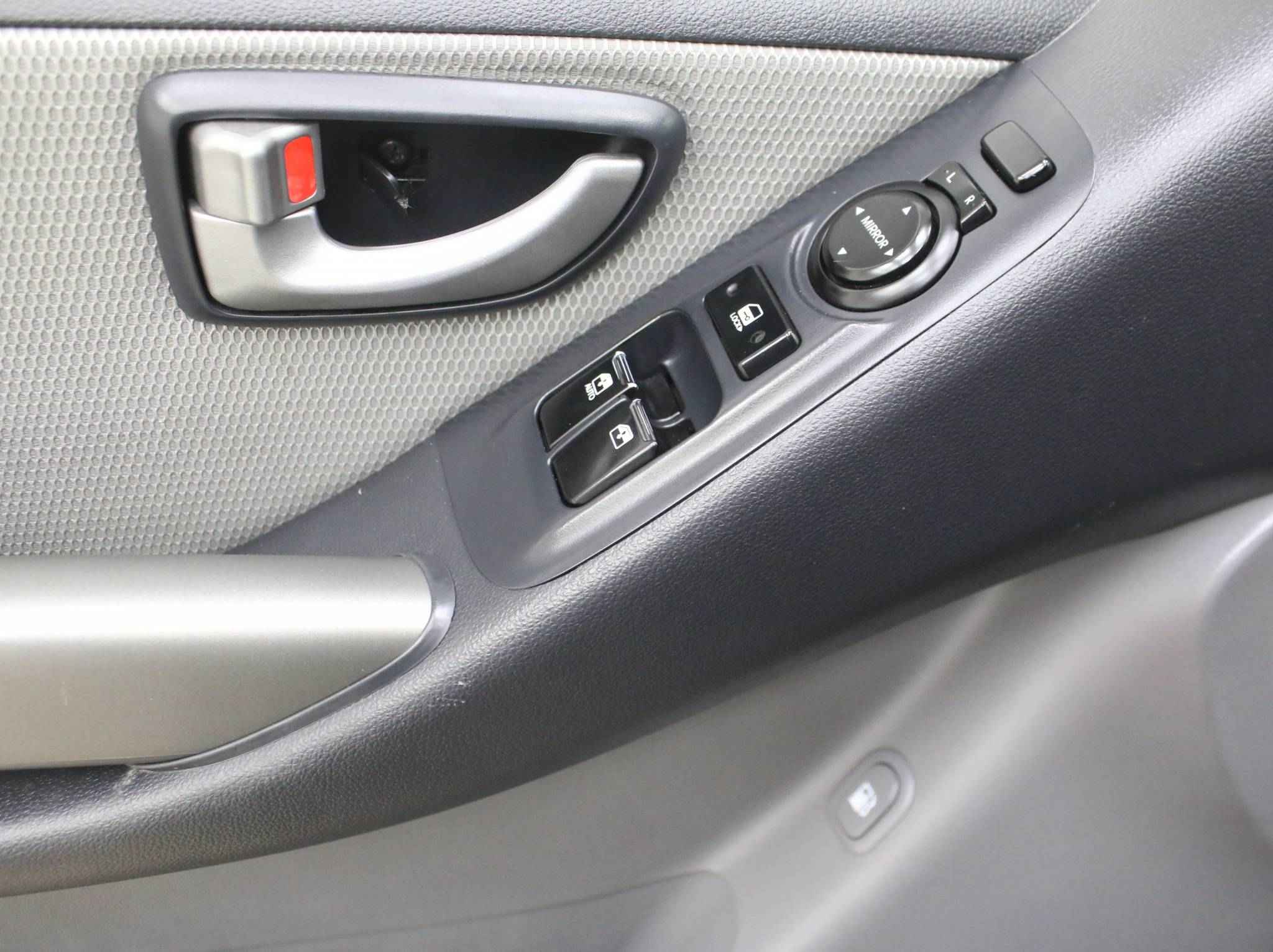 Hyundai Grand Starex, I